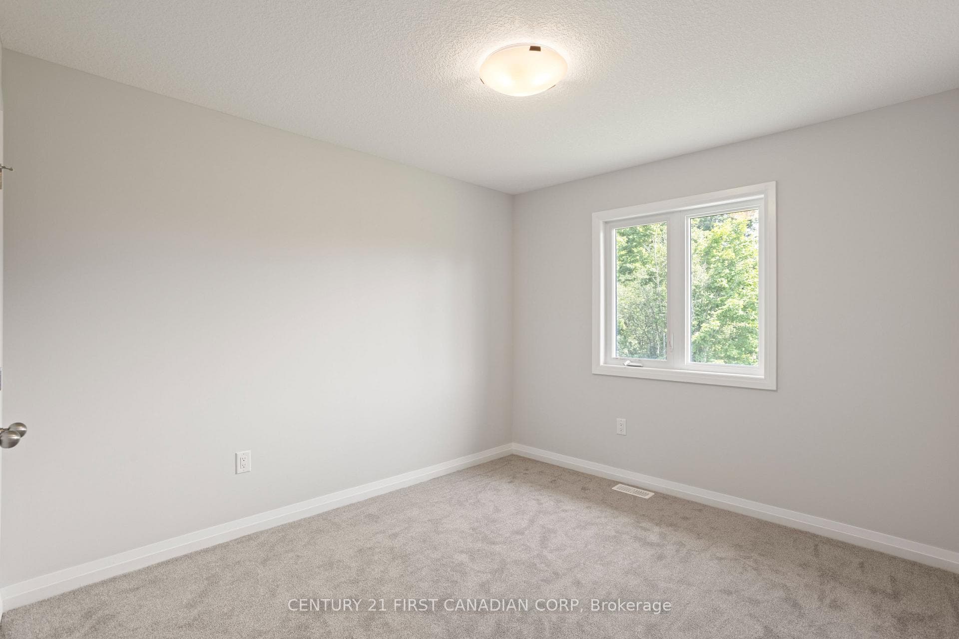 6901 HEATHWOODS Avenue photo 24