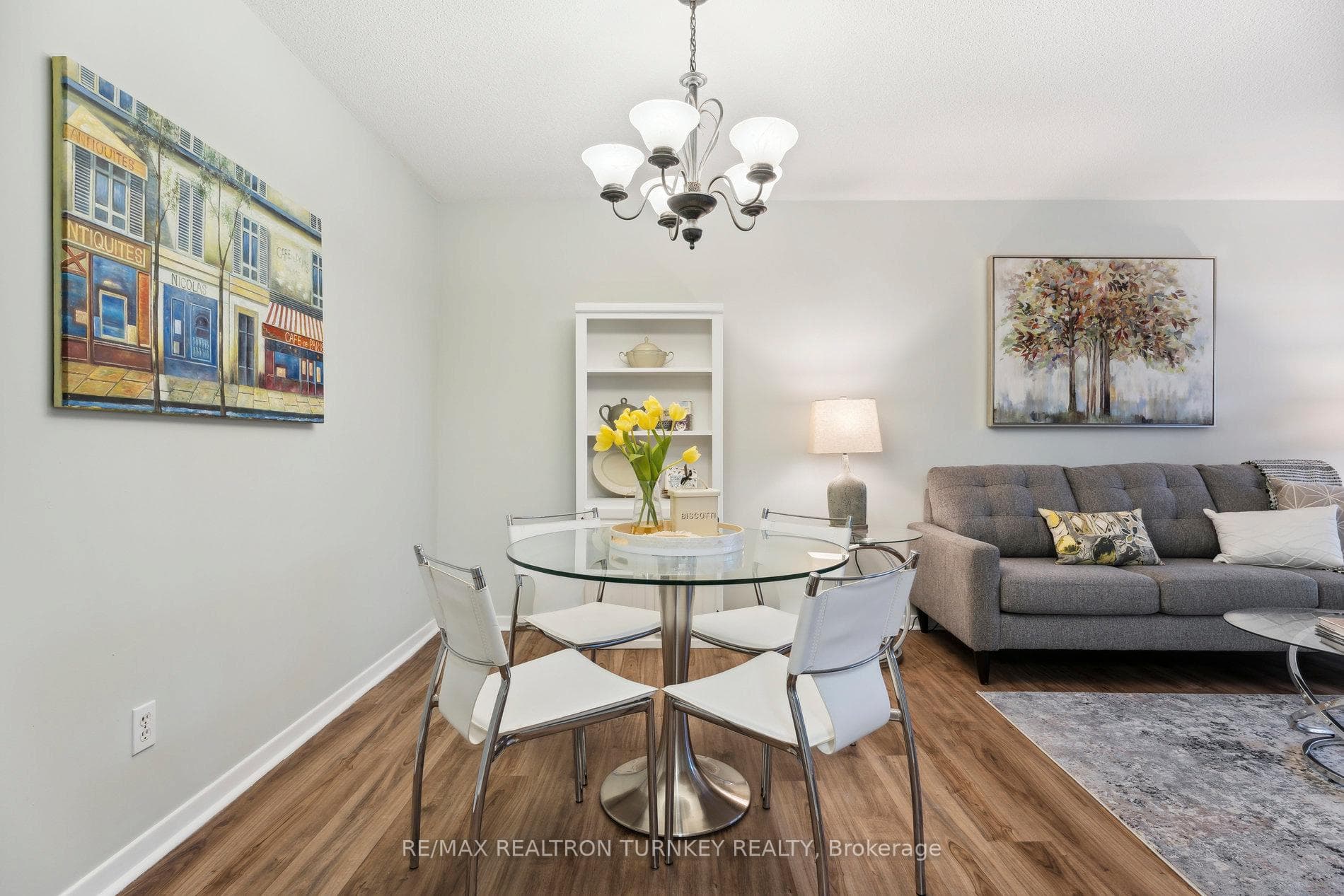Vinyl Plank Floors Throughout '20