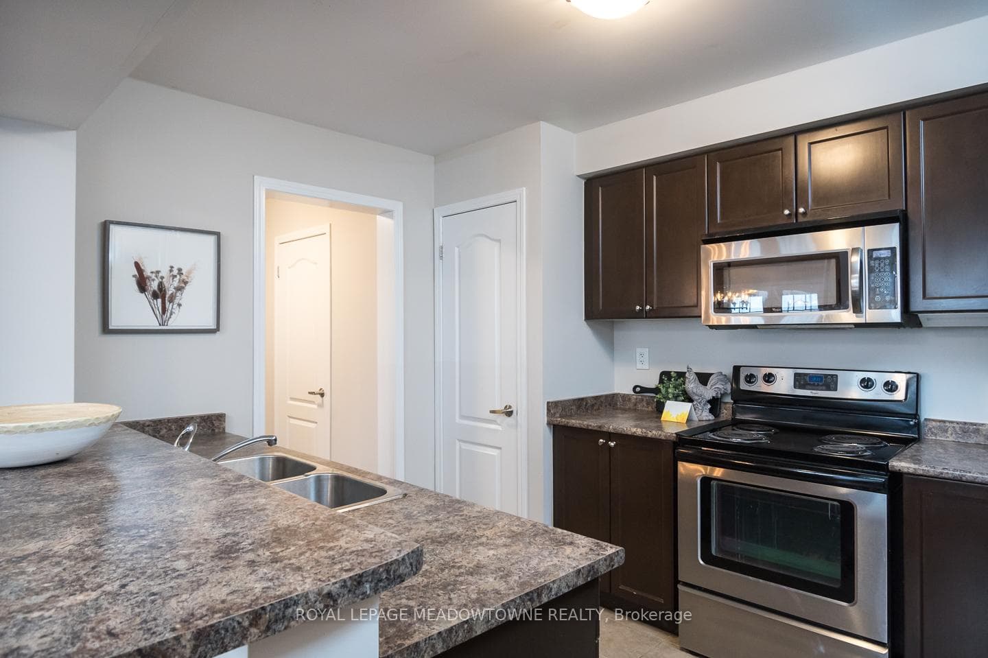 769 Challinor Terrace photo 8