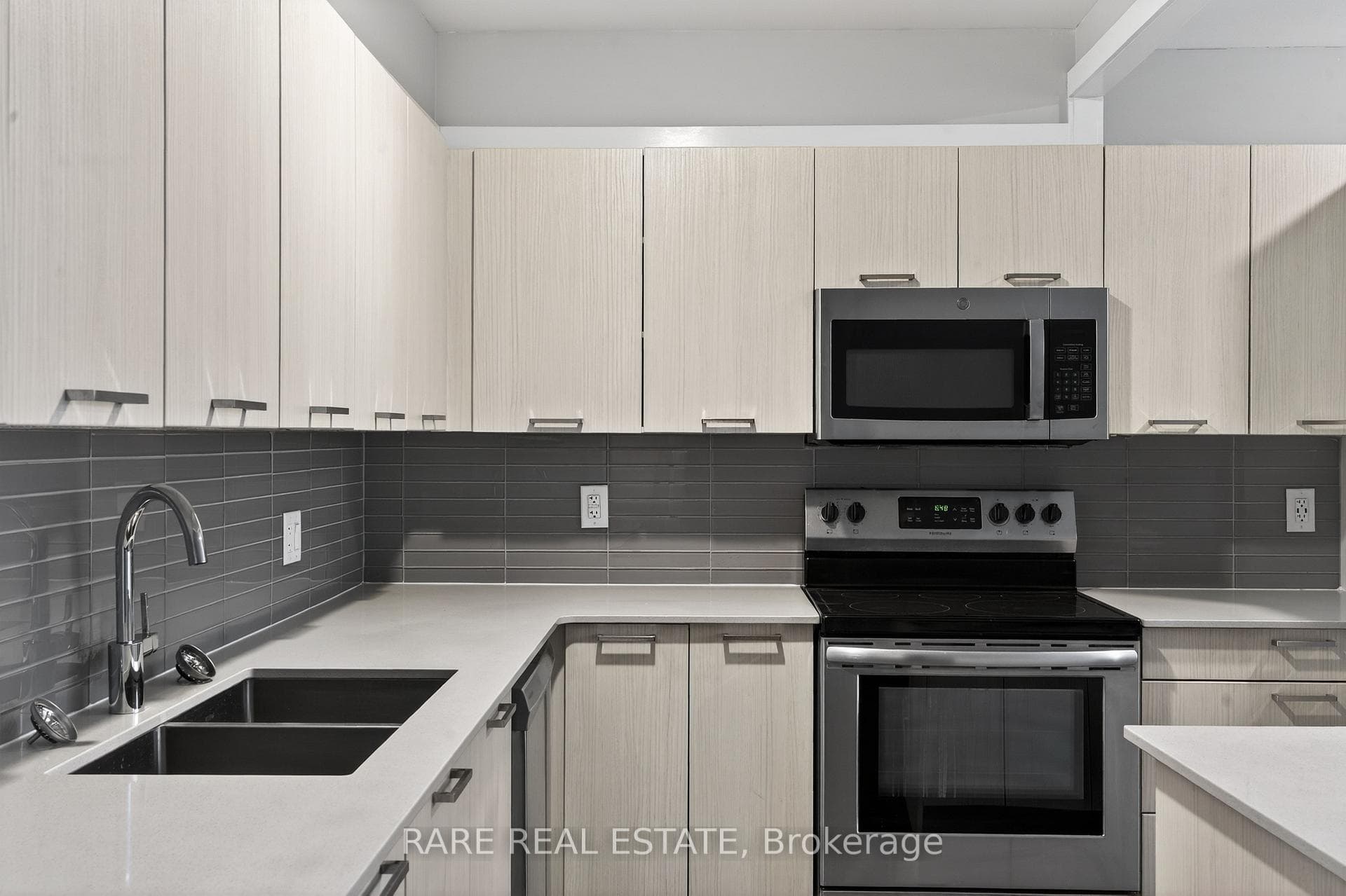 4340 Bloor Street Unit 103 photo 14