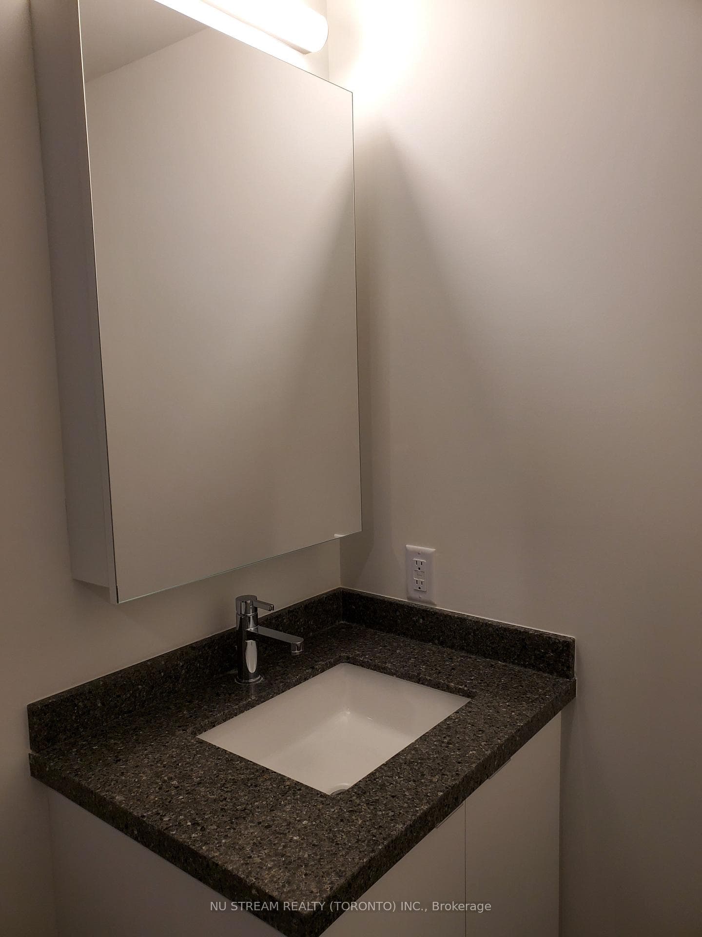 8868 Yonge Street Unit 201E photo 8