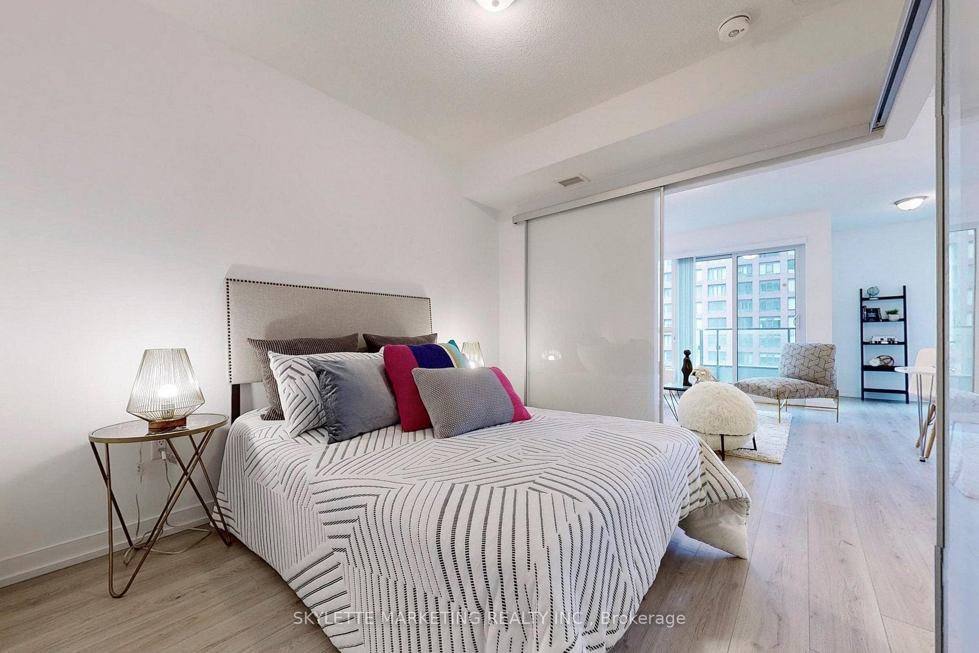 395 Bloor Street Unit 3201 photo 4