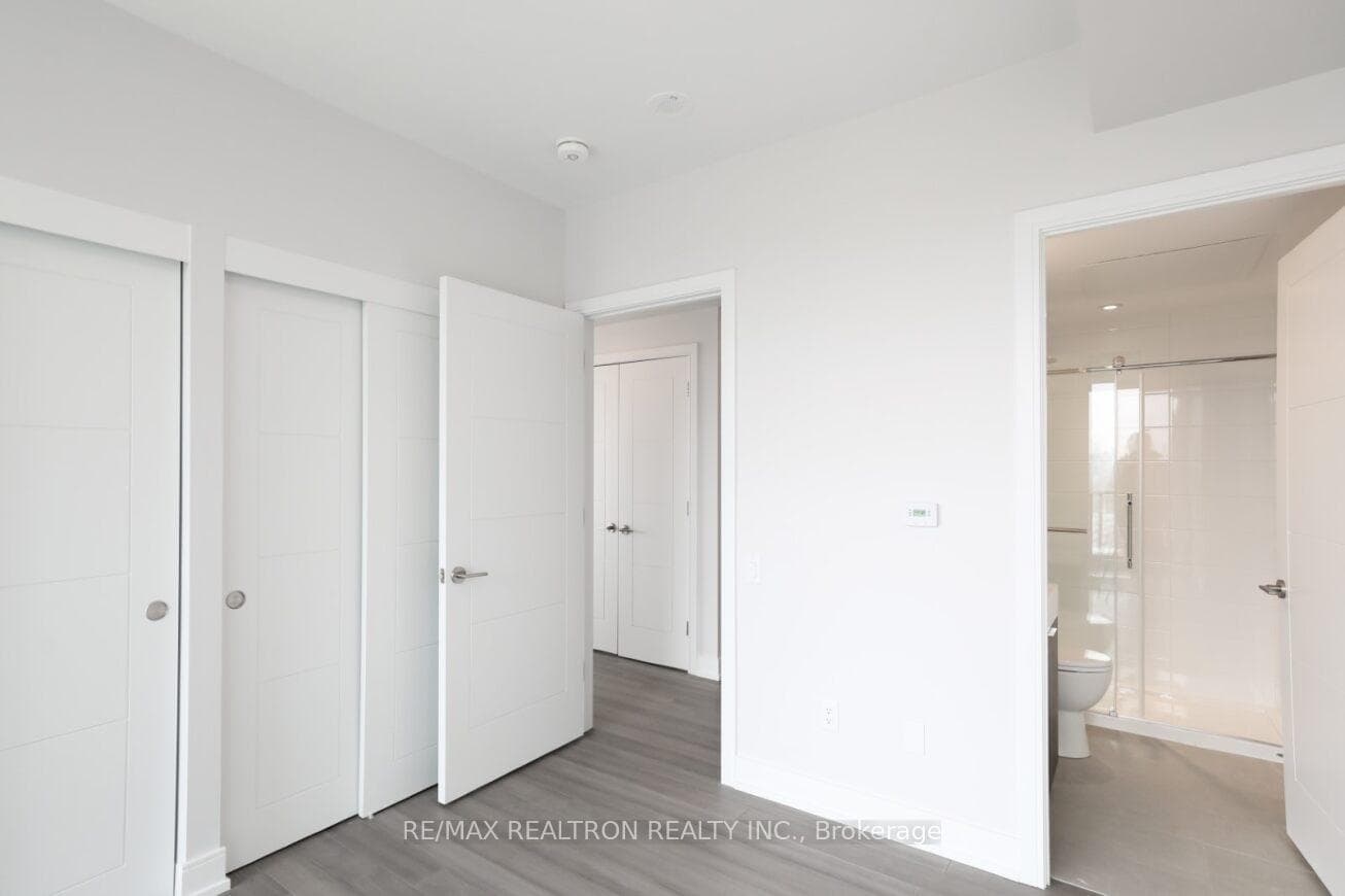 2525 Bathurst Street Unit 1202 photo 1