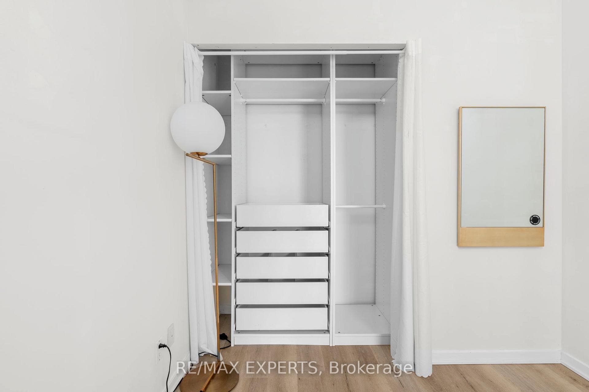 103 The Queensway N/A Unit 1507 photo 19