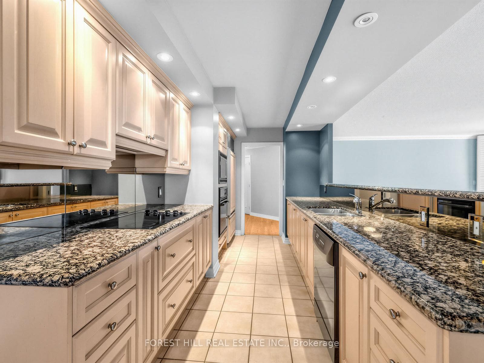2727 Yonge Street Unit 412 photo 10