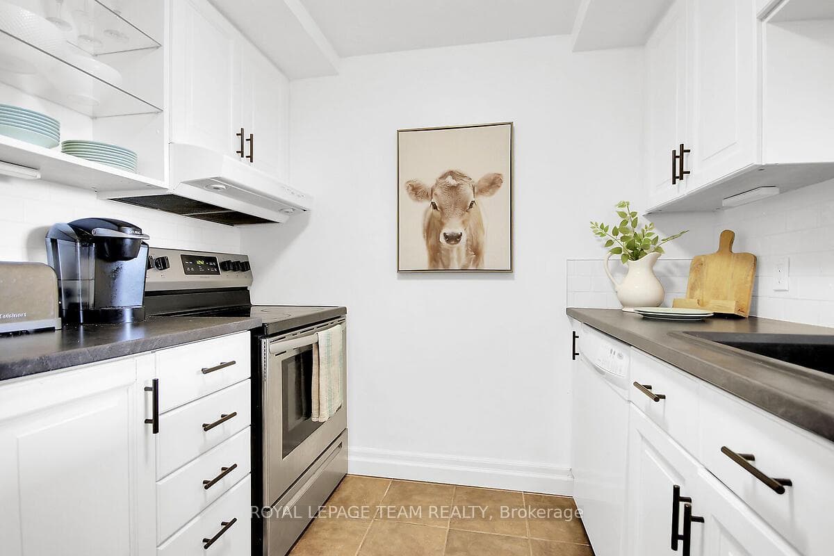 35 Holland Avenue Unit 608 photo 11