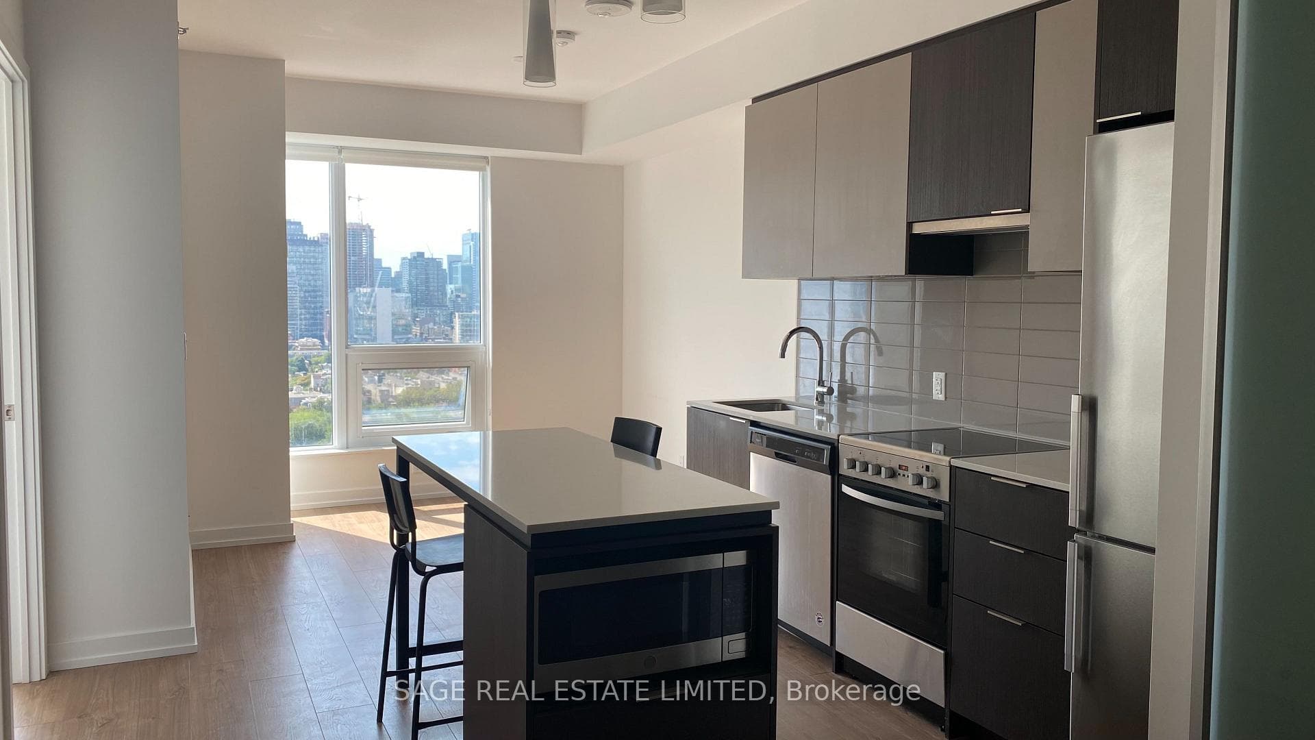 203 College Street Unit 1709 photo 1