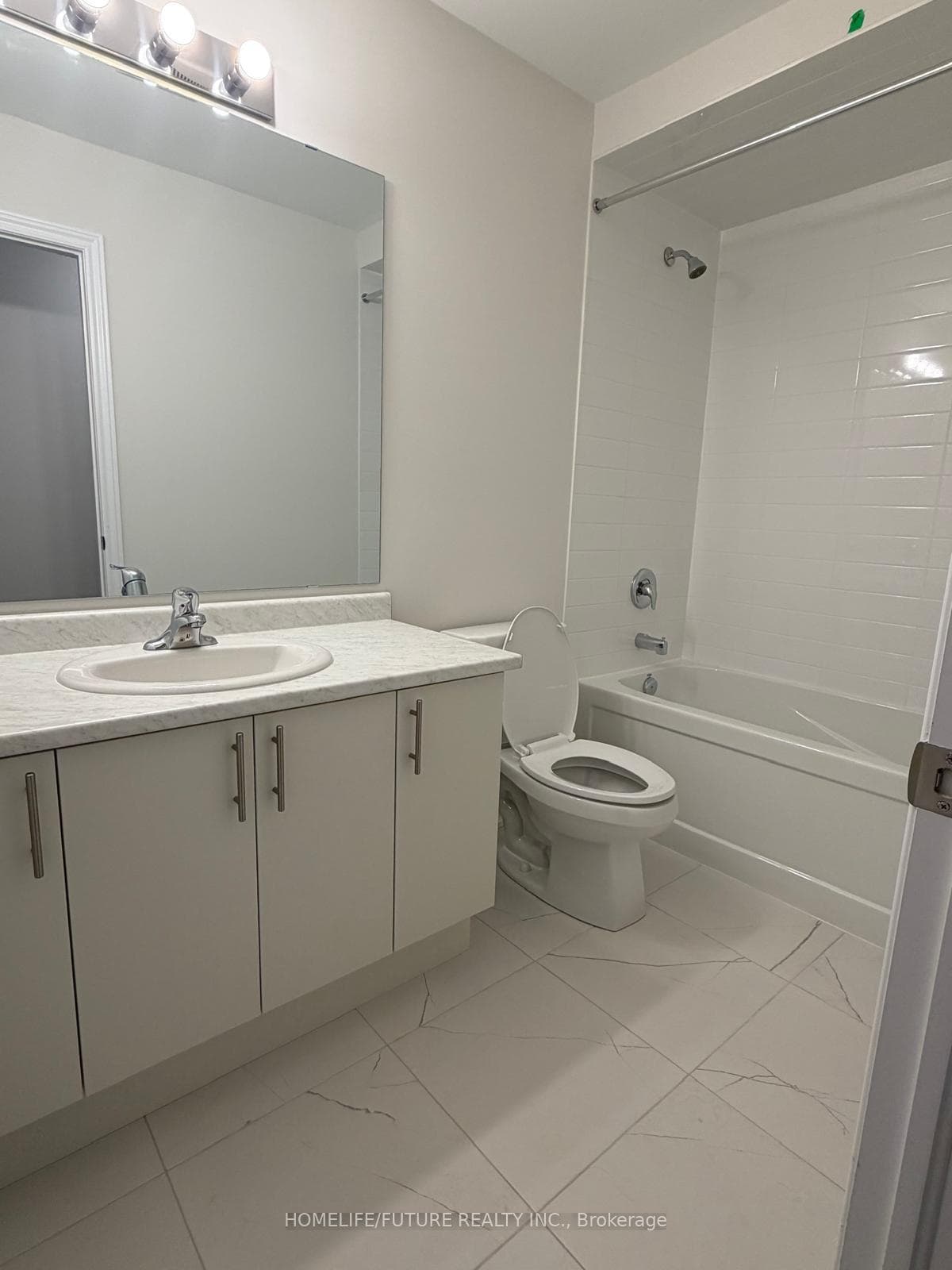 293 Lindsay Street photo 10