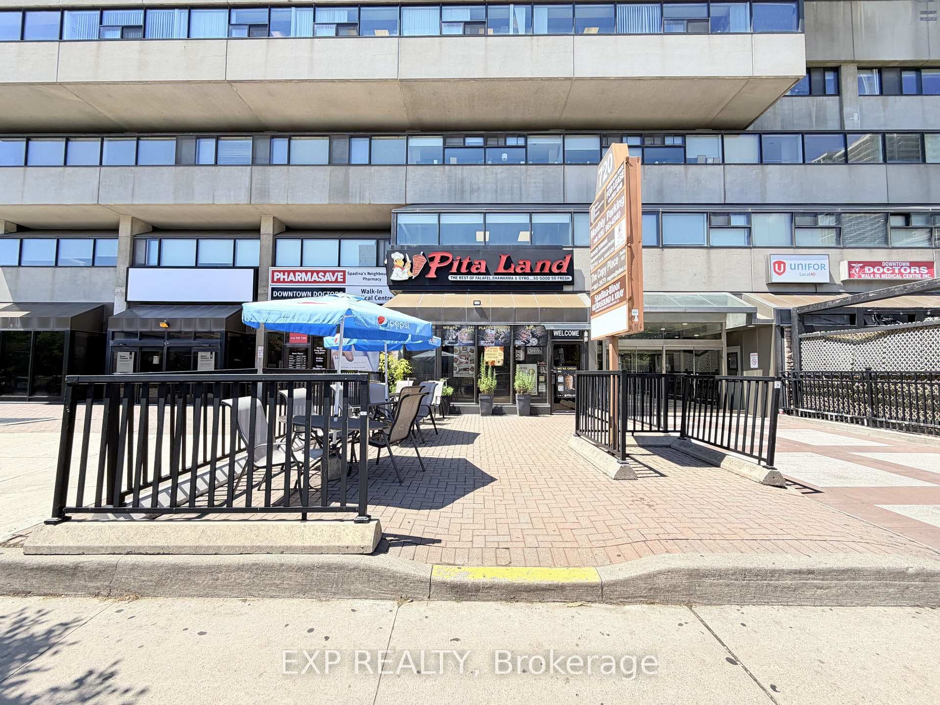 720 Spadina Avenue photo 2