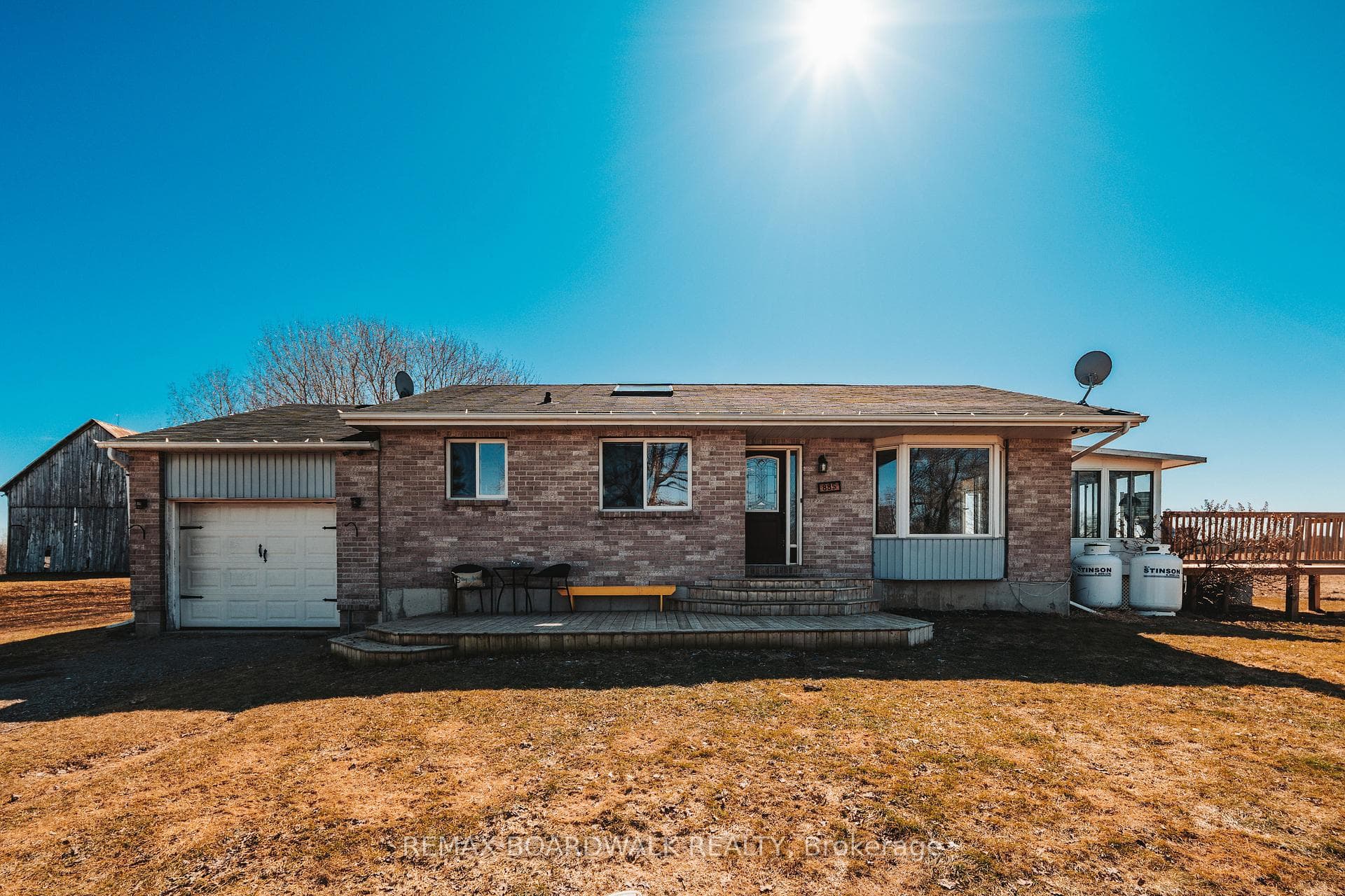 885 Townline Road photo 9
