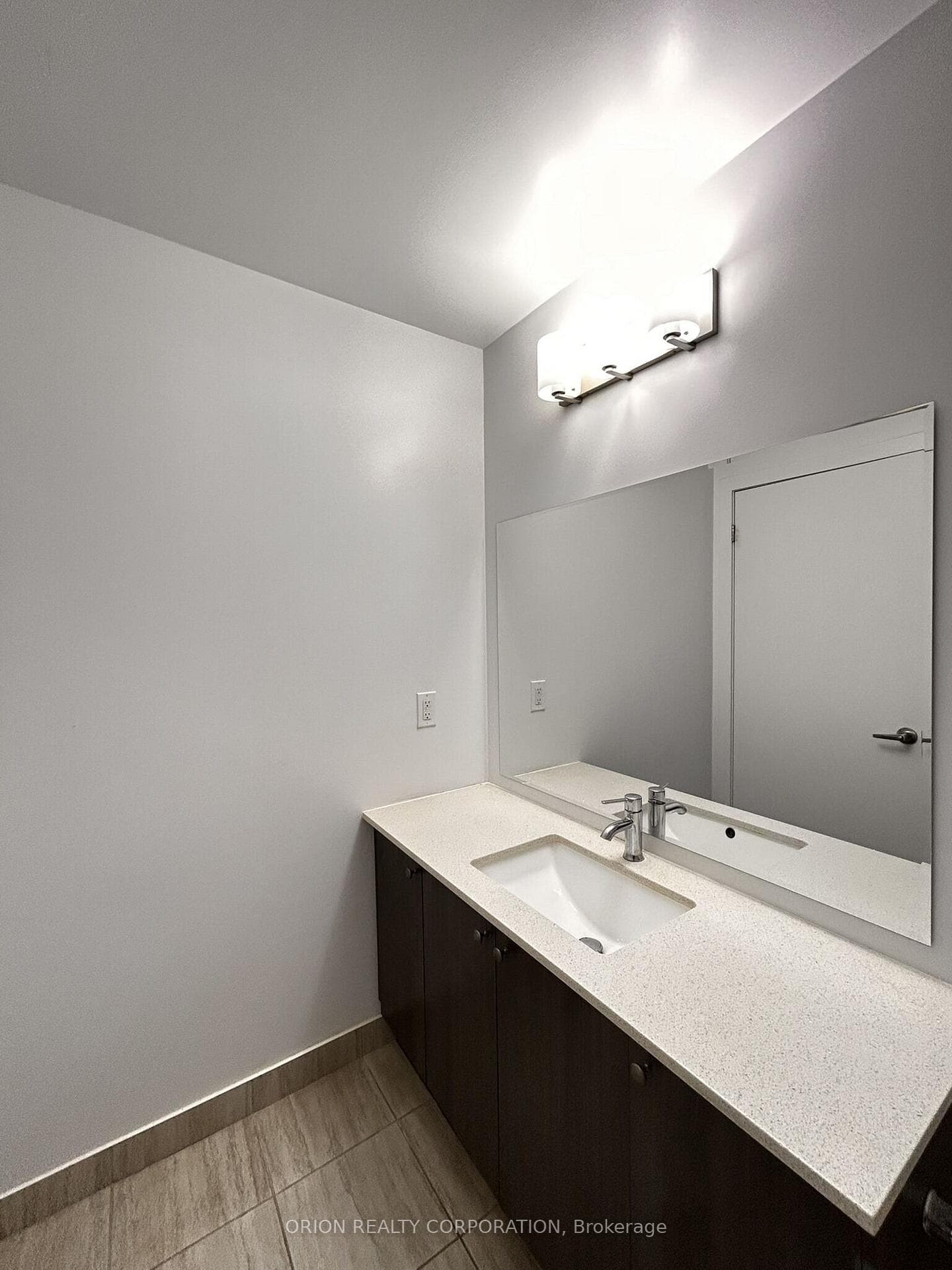 7 Kenaston Gardens Unit 819 photo 25