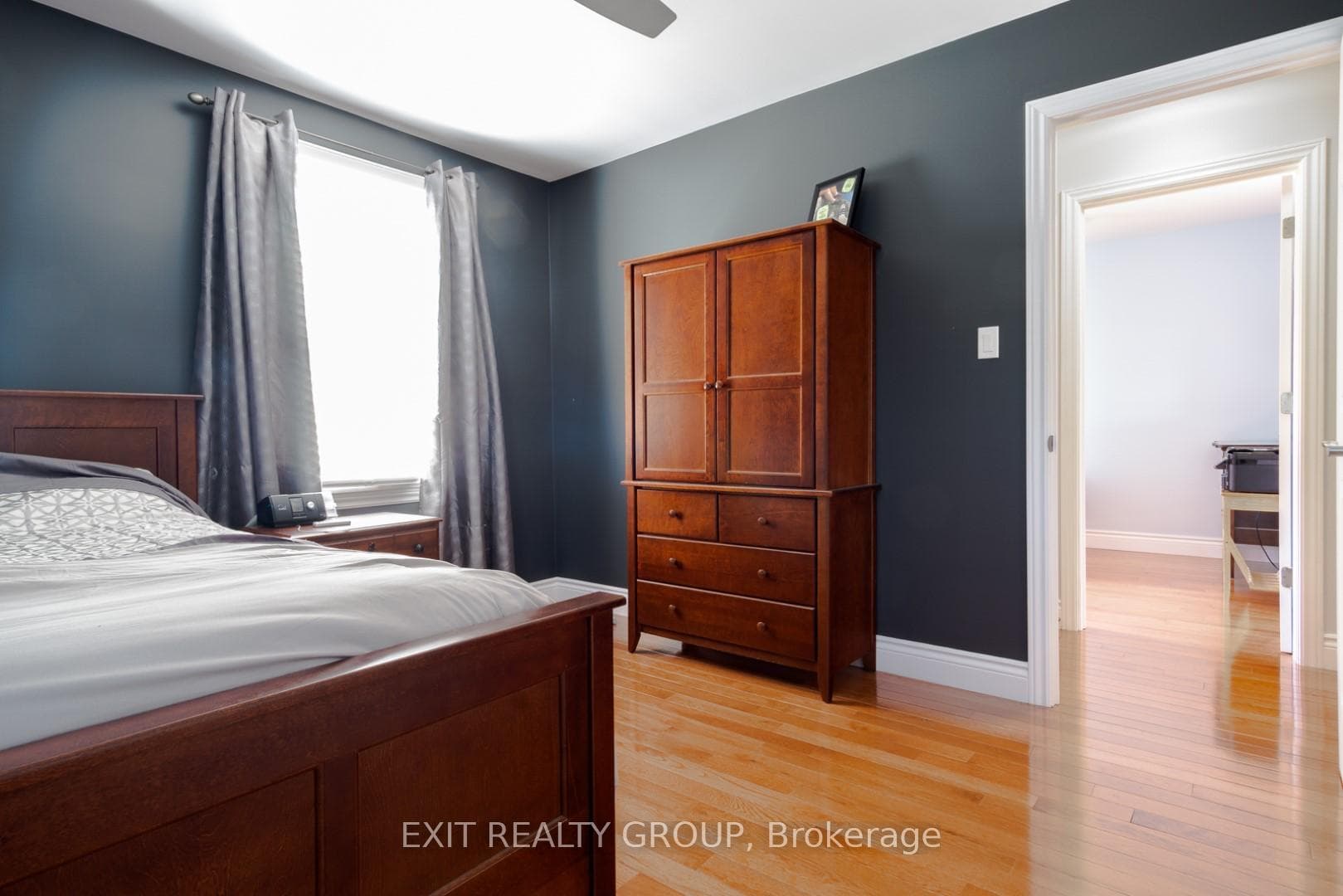 51 Elizabeth Crescent photo 24