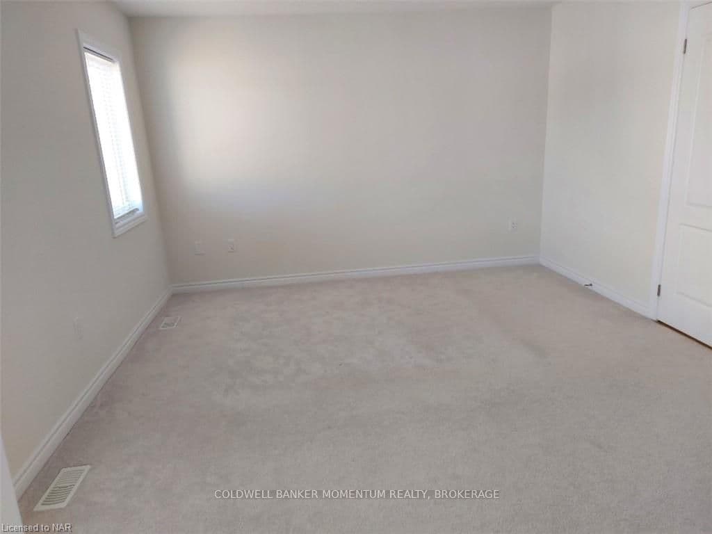 100 TUMBLEWOOD Place photo 19