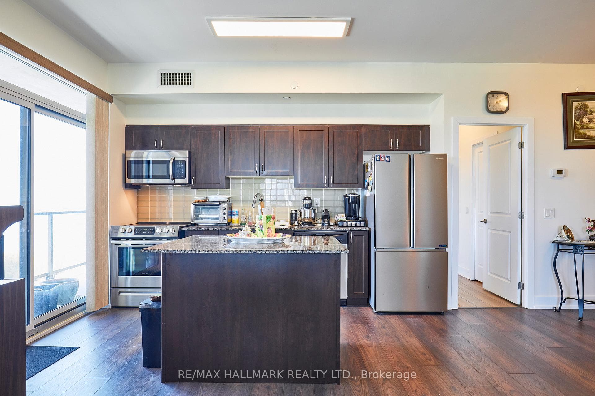 1215 Bayly Street Unit 1604 photo 9