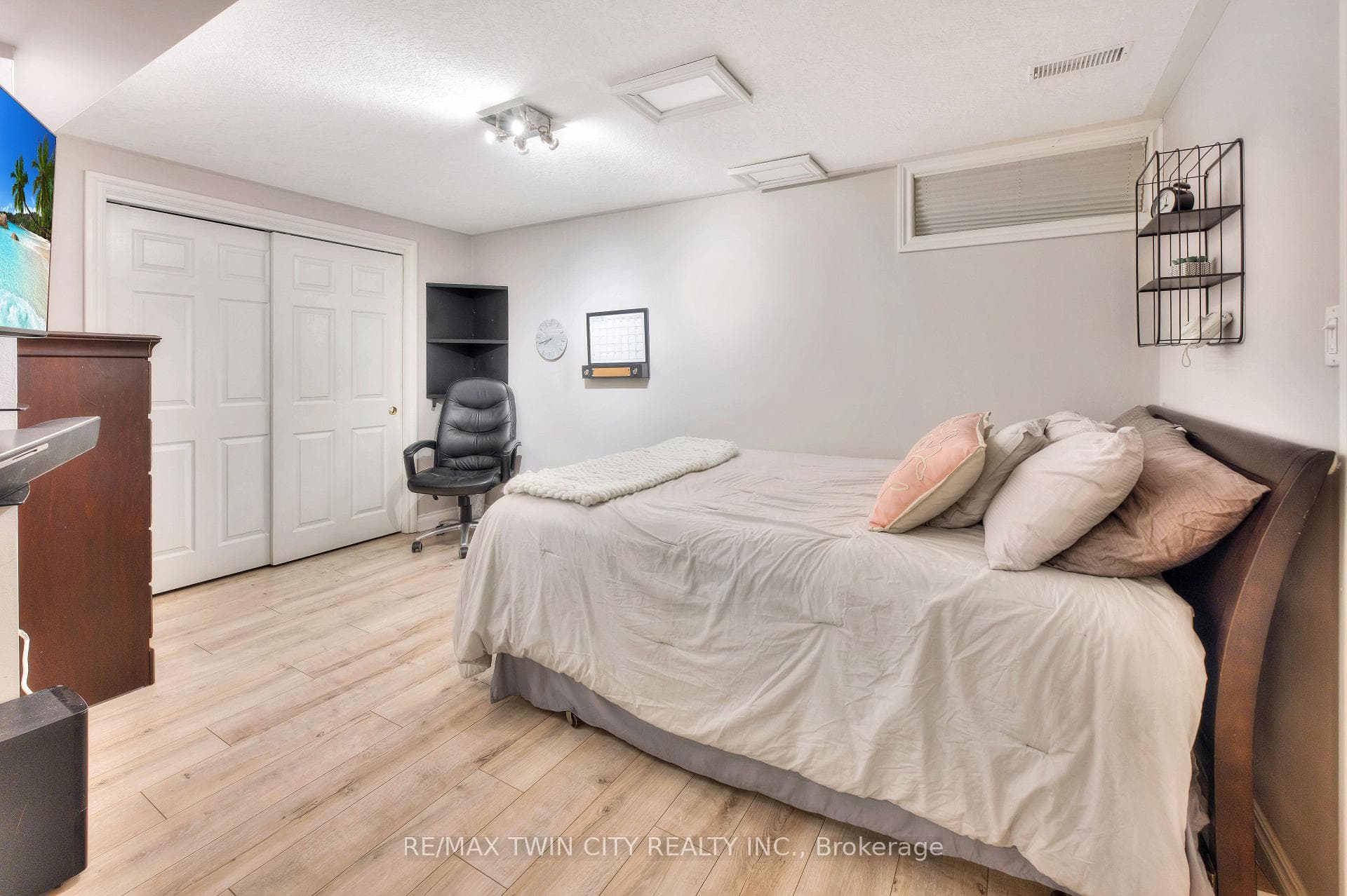 42 Maxwell Drive photo 30