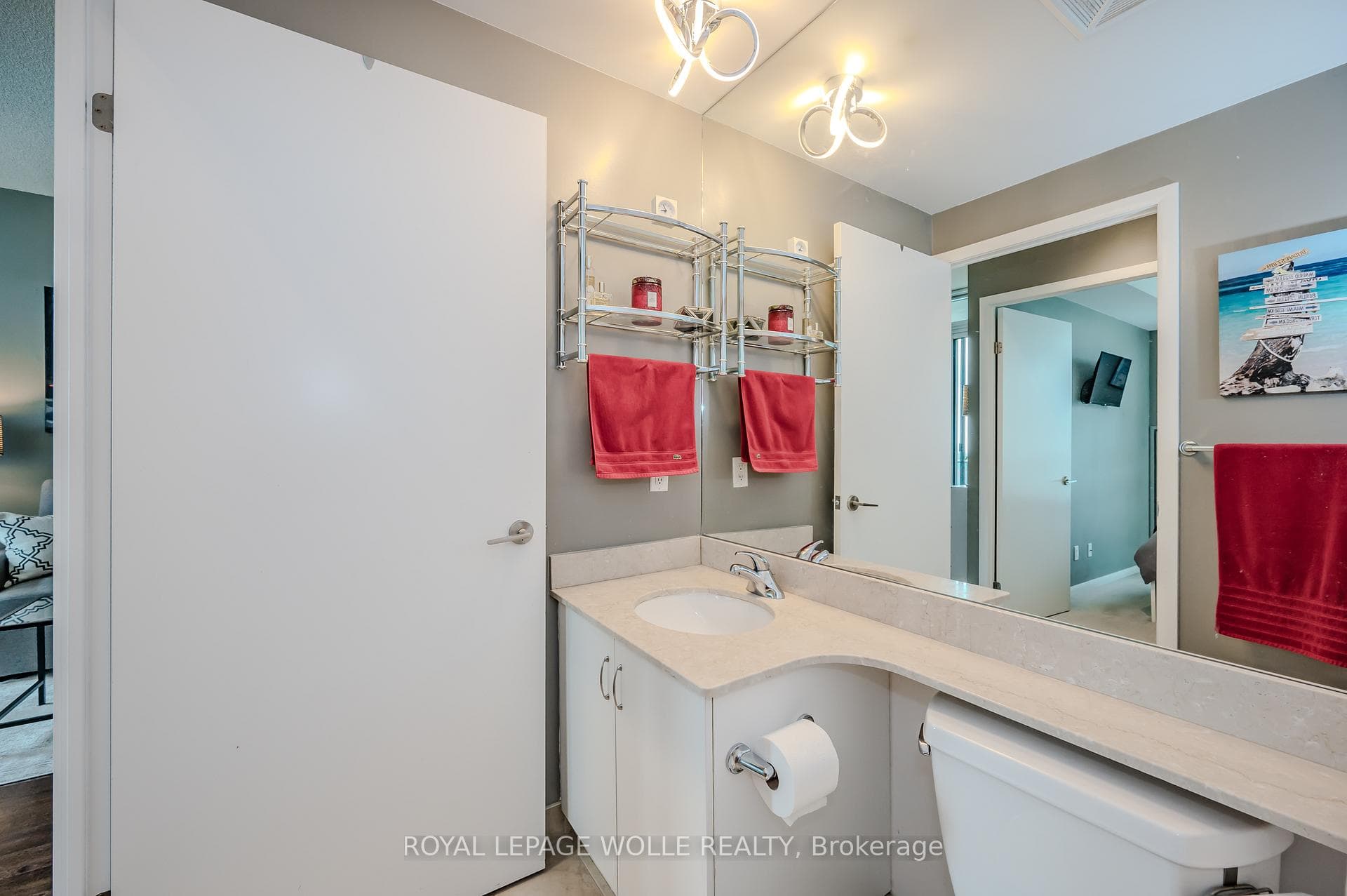 215 Fort York Boulevard Unit 2201 photo 17