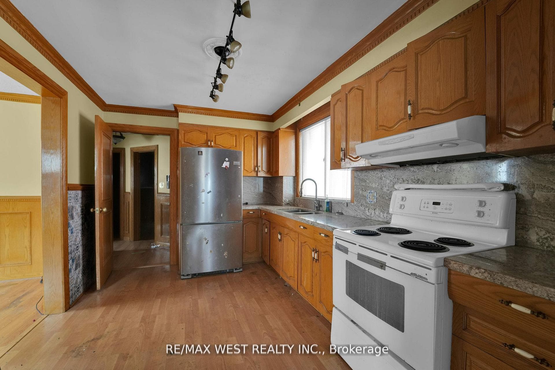661 Beresford Avenue photo 6
