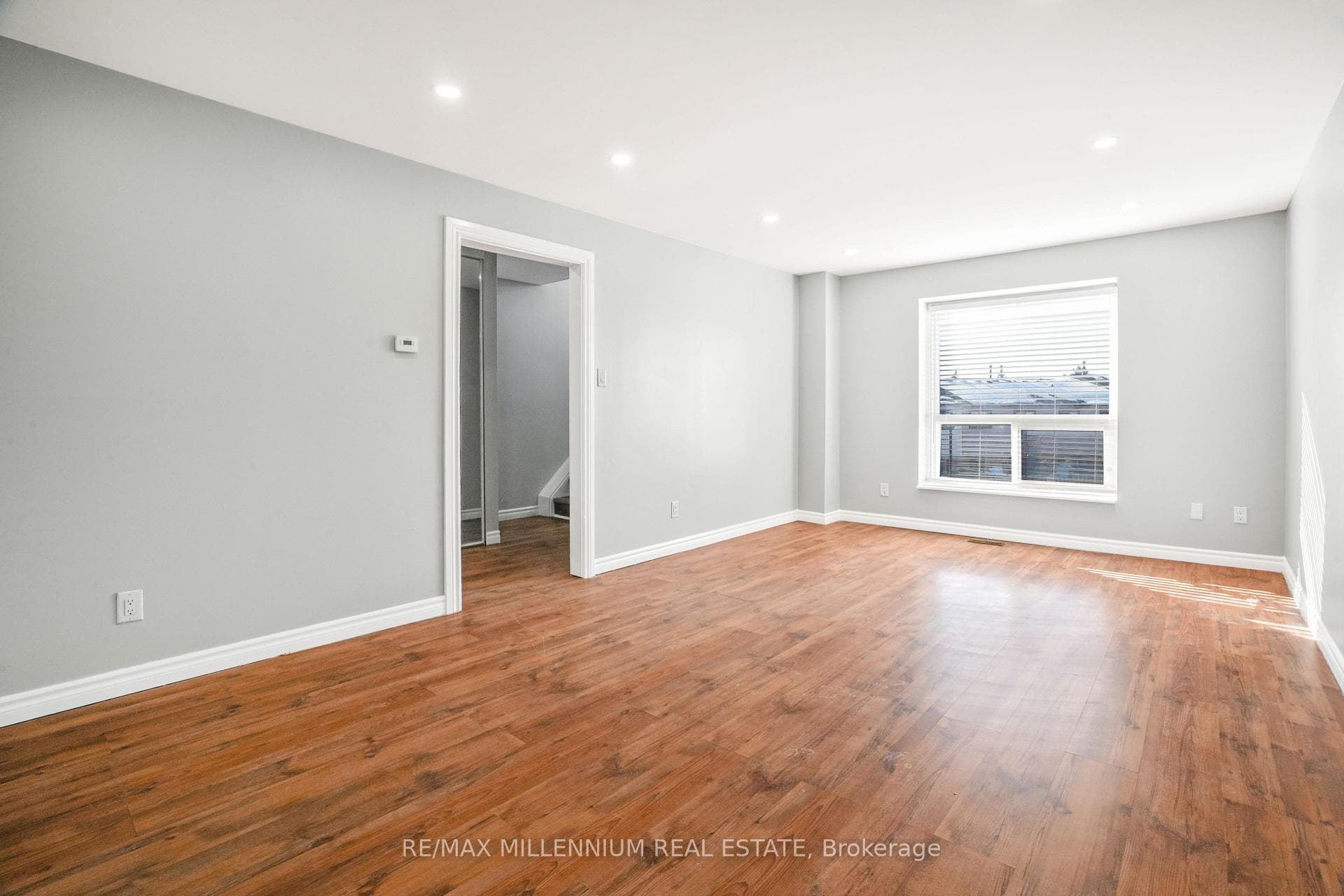 7 Mcmullen Crescent photo 4