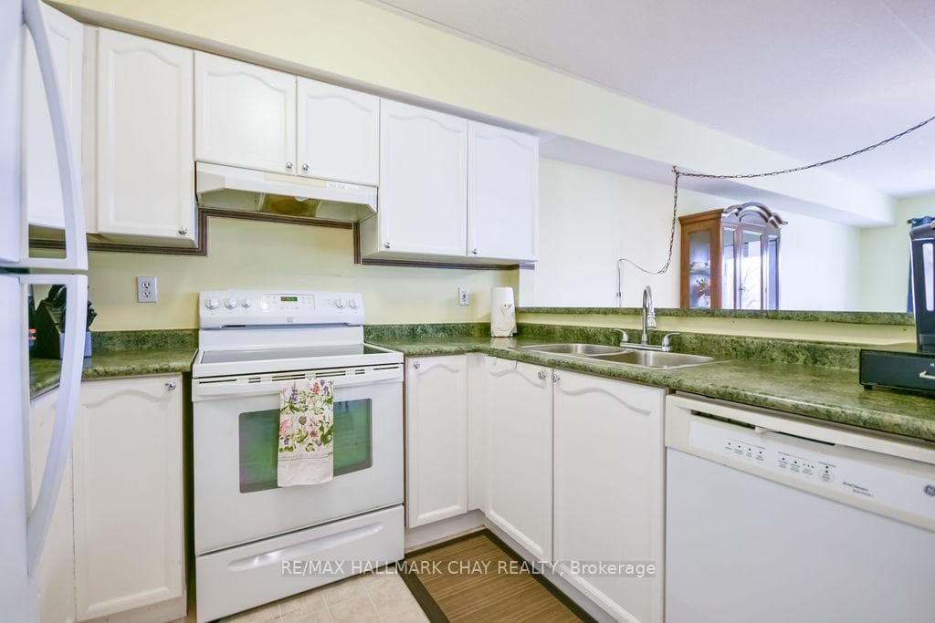 125 Bond Street Unit 203 photo 3
