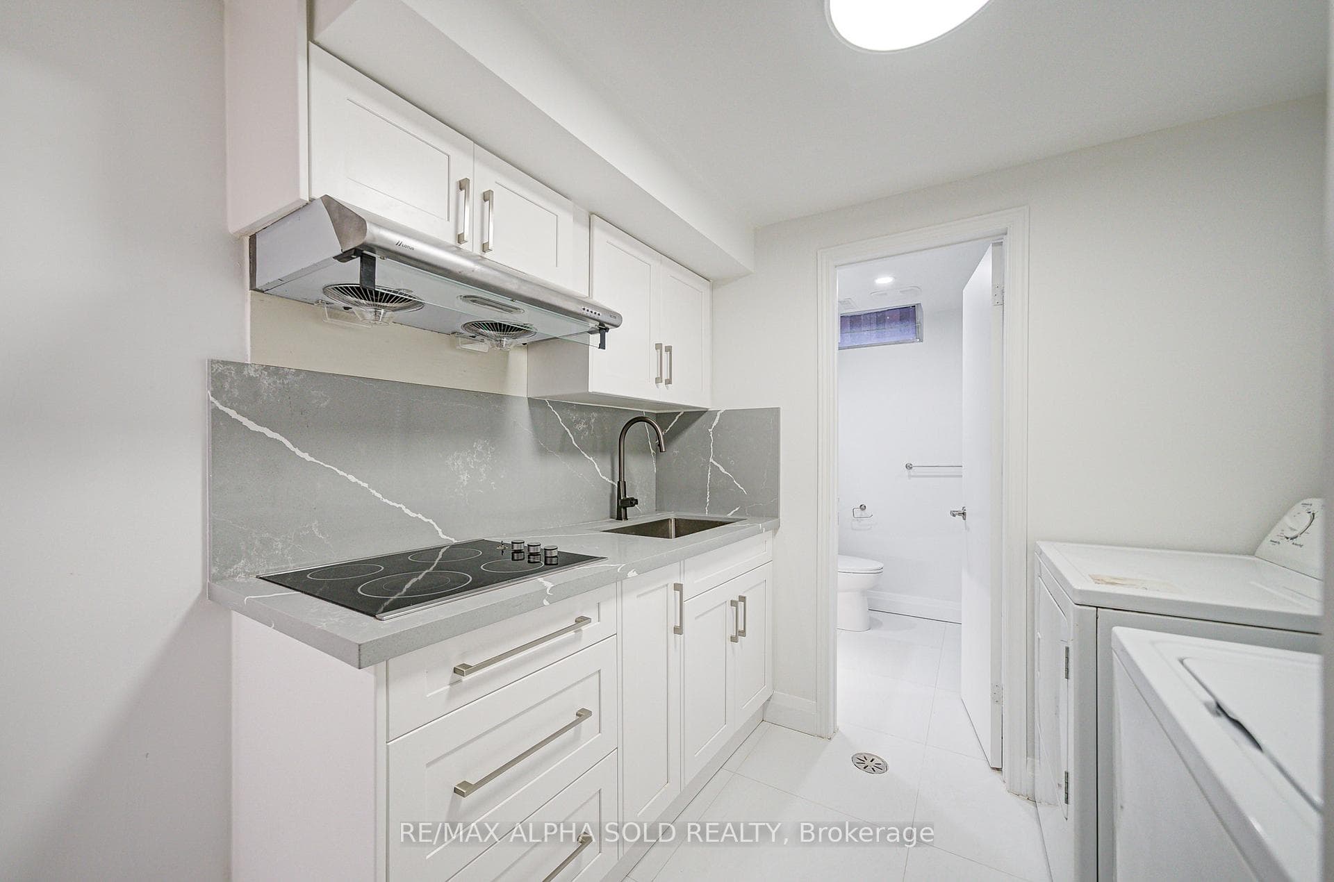 18 Copthorne Avenue photo 41