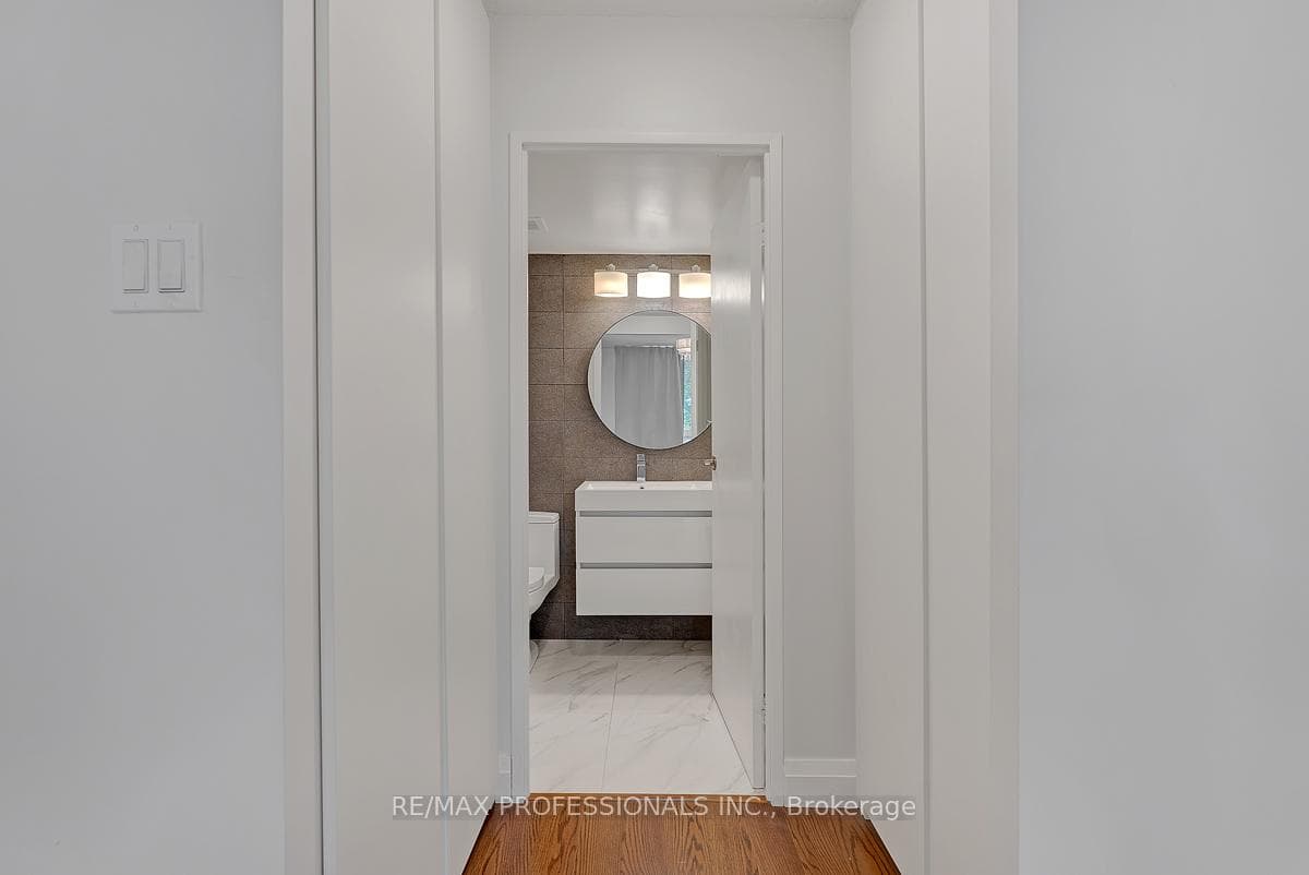 80 Quebec Avenue Unit 406 photo 25