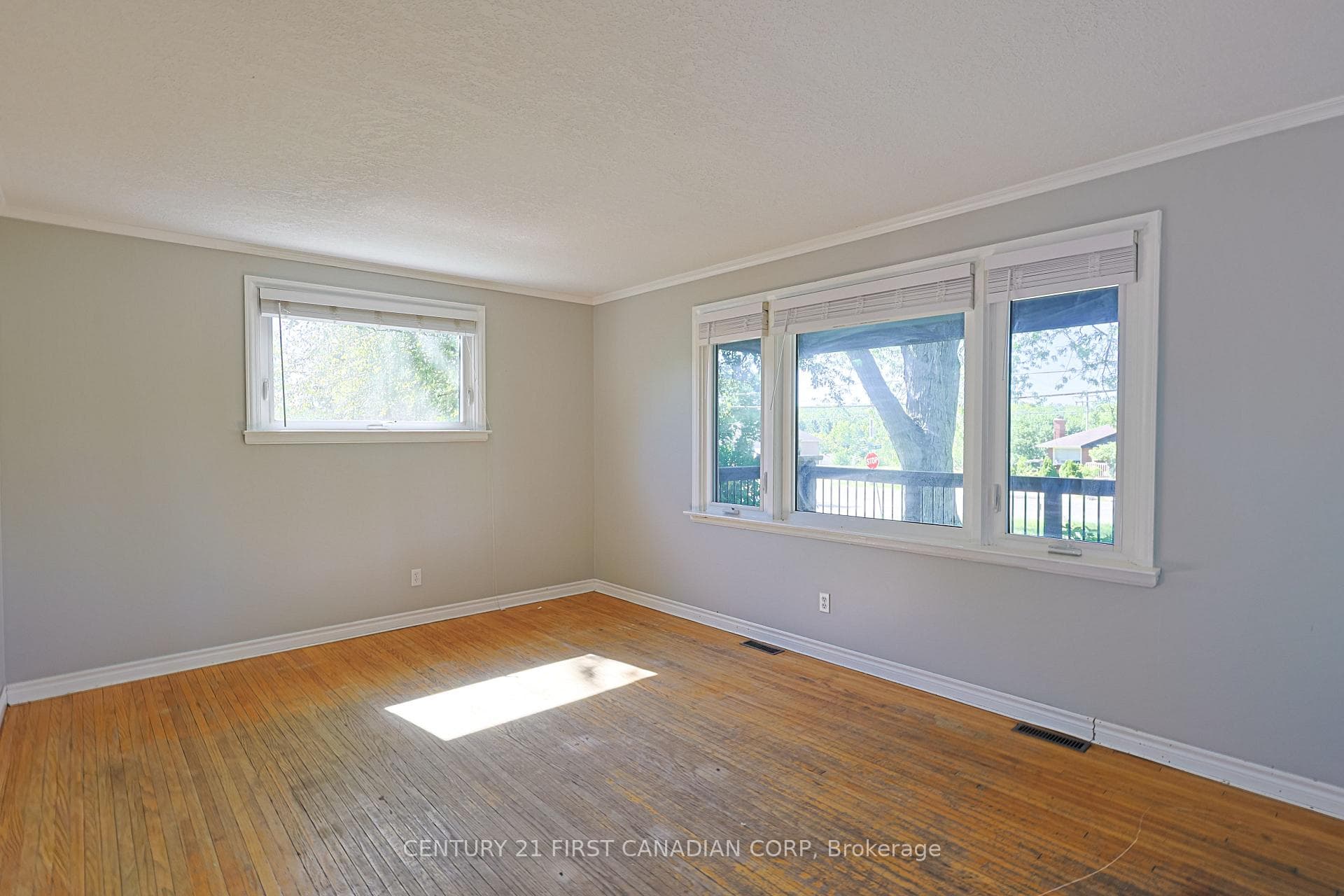 1218 Hamilton Road photo 3