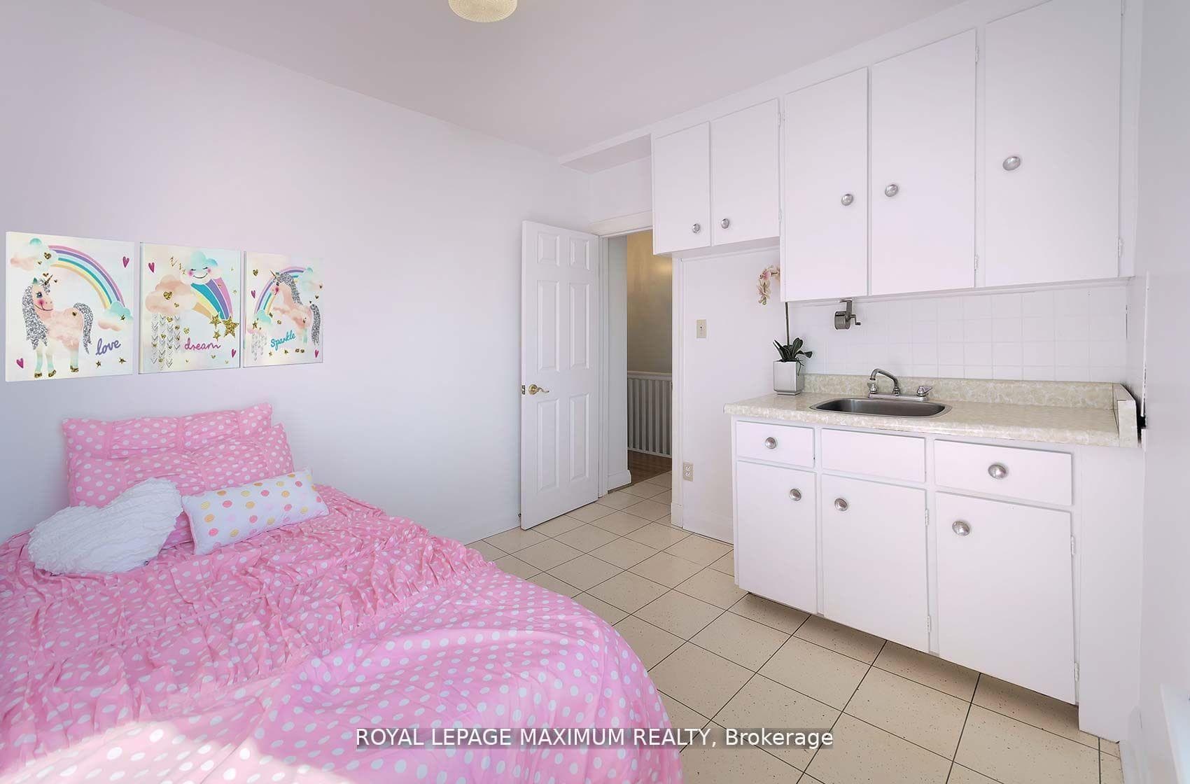 245 Belgravia Avenue photo 27