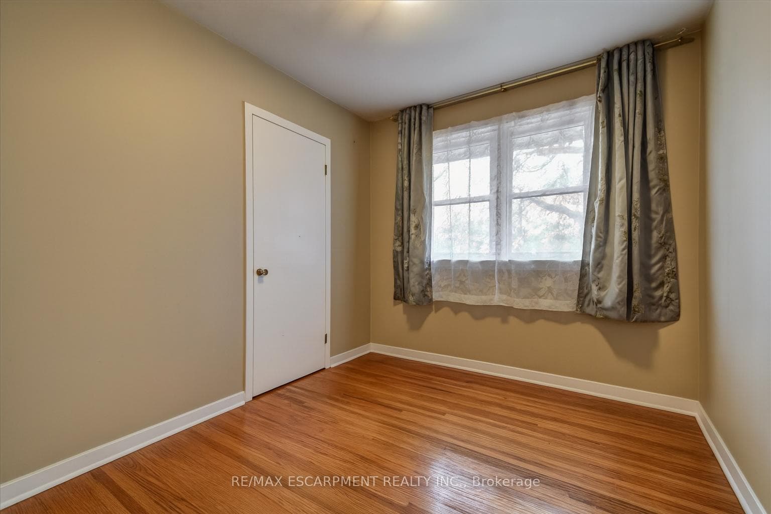 5186 BROMLEY Road photo 5
