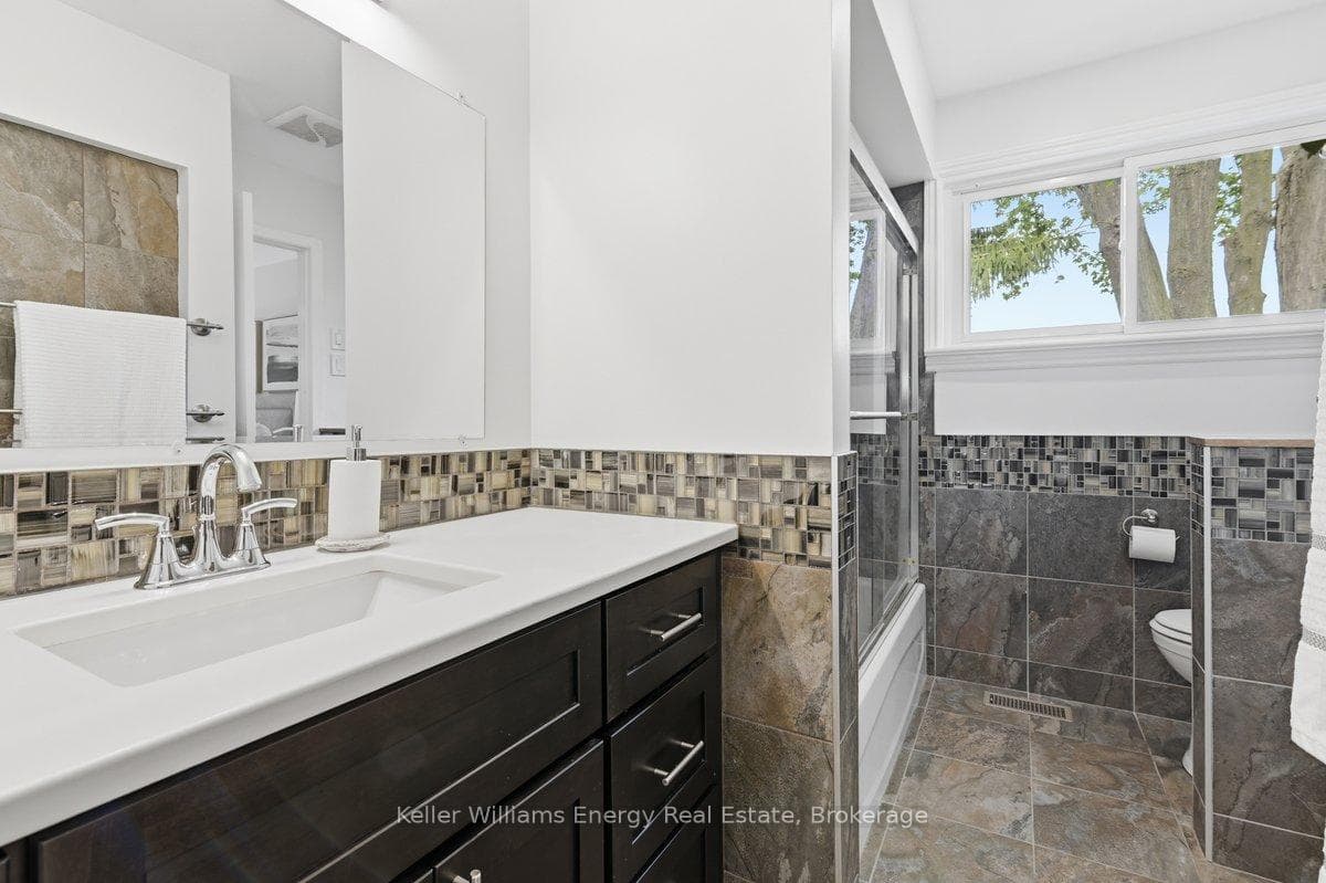 803 Rodney Court photo 18