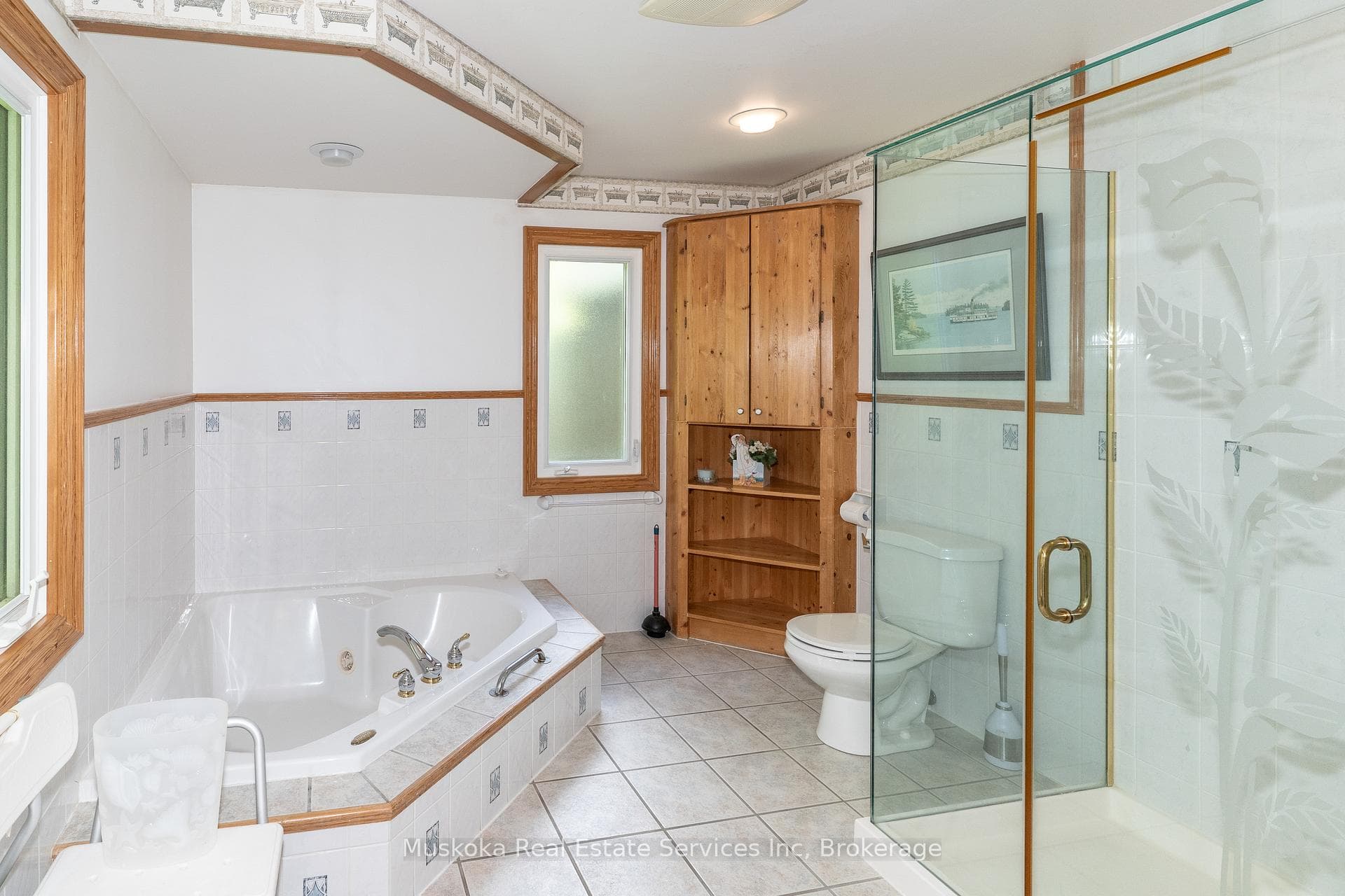 Clean and spacious upstairs Bathroom