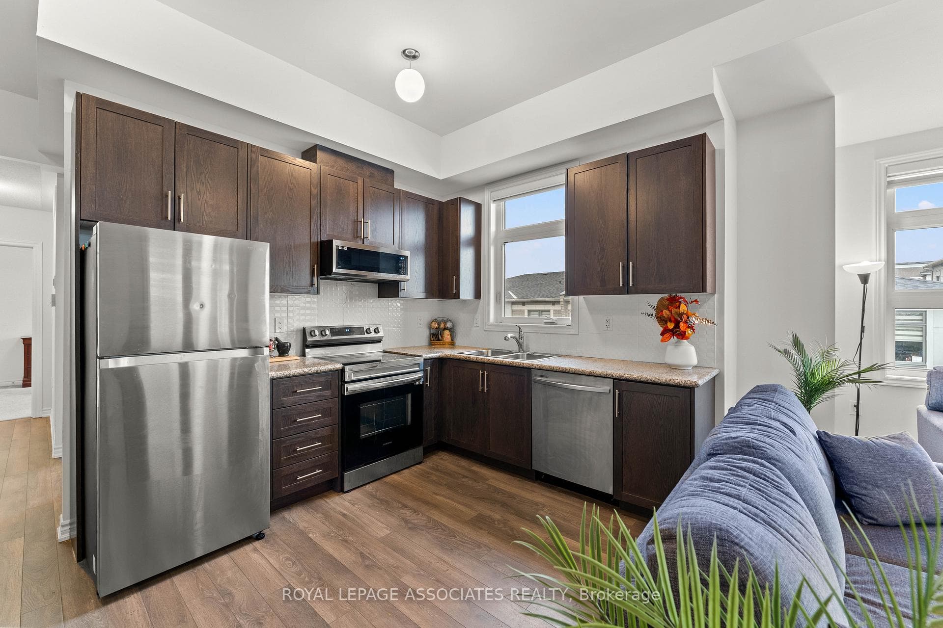60 Halliford Place Unit 706 photo 8