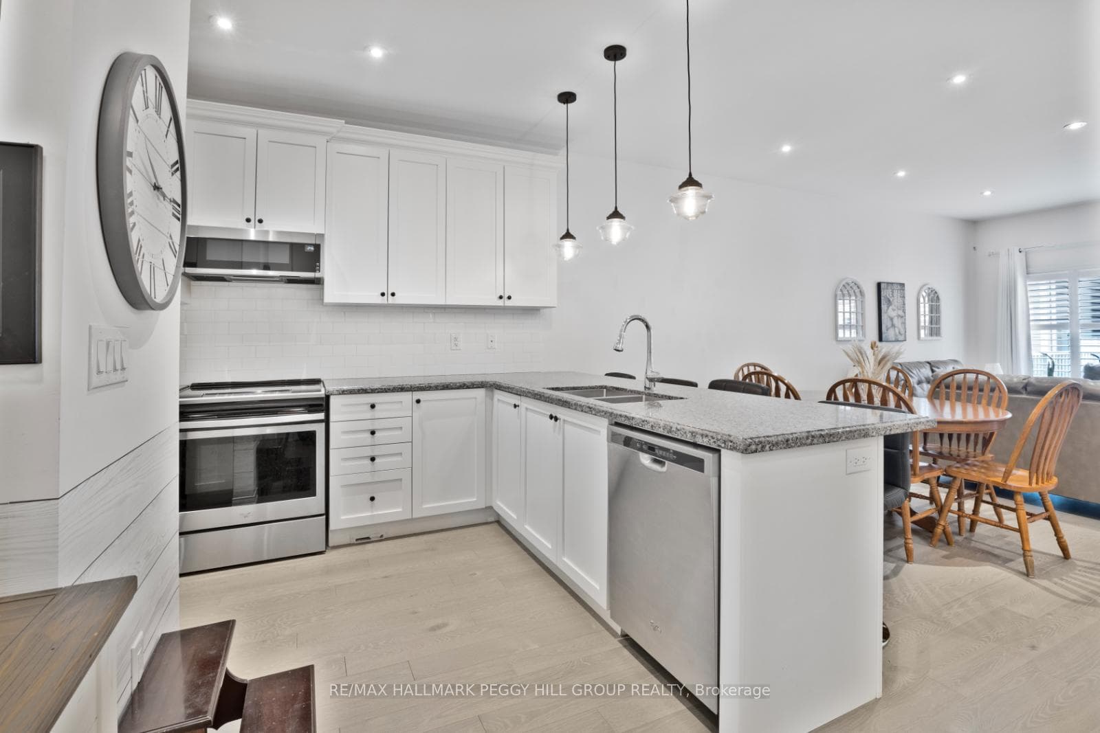 3319 Summerhill Way photo 3