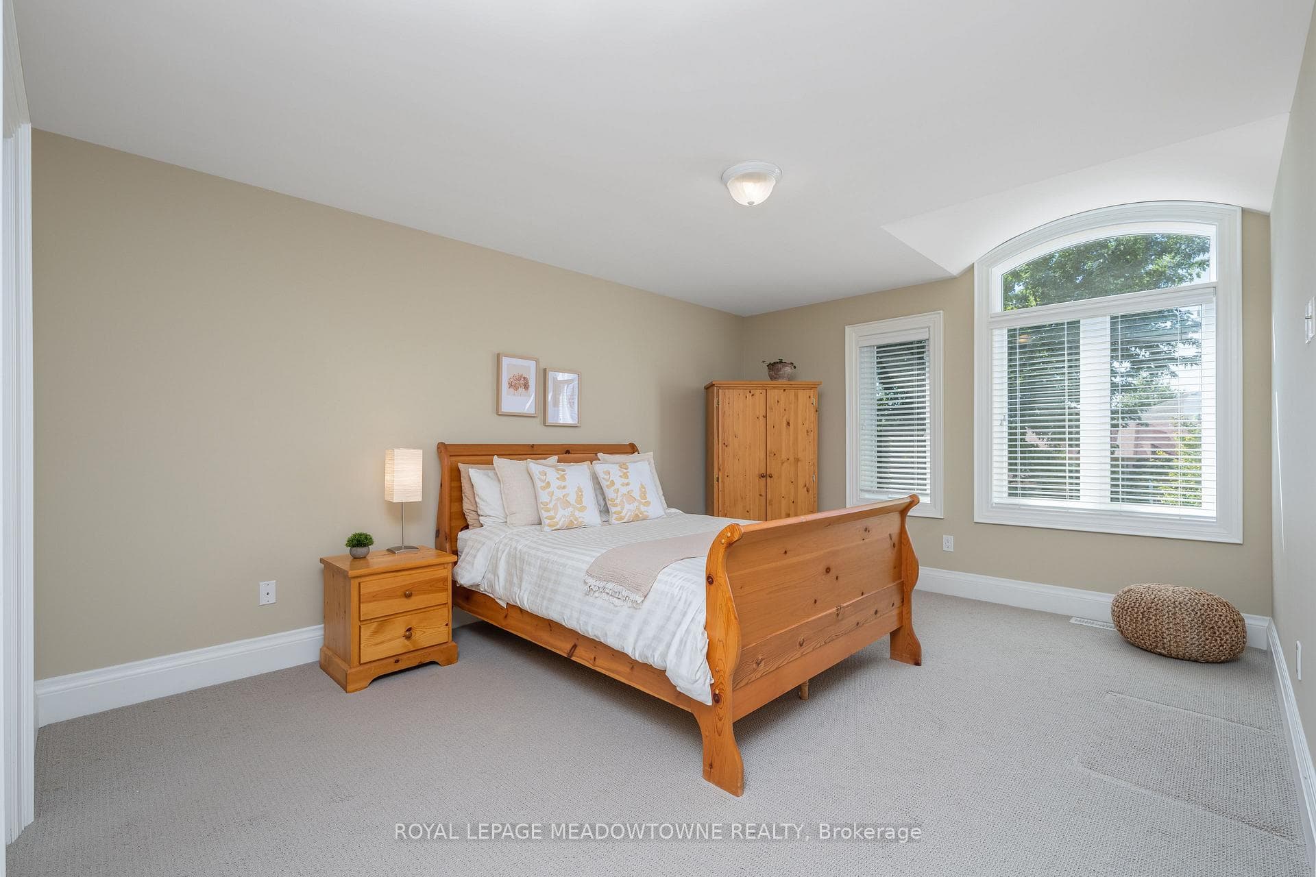 42 Oak Street photo 31