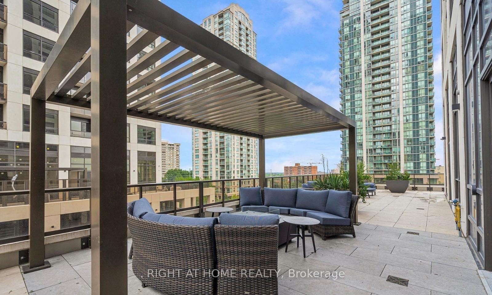 36 Elm Drive Unit 3103 photo 7