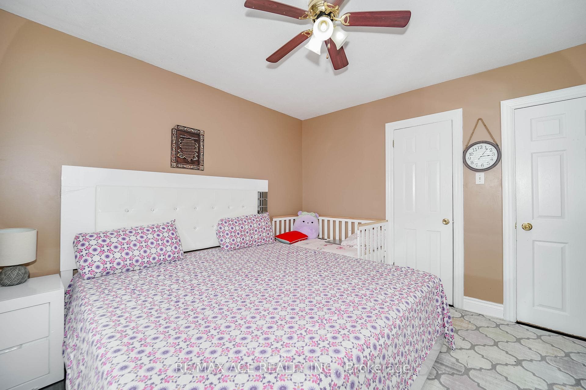 1425 Lakefield Street photo 29