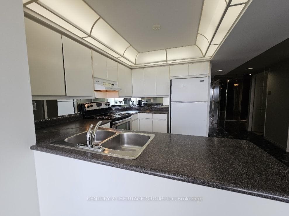 7300 Yonge Street Unit 1604 photo 9