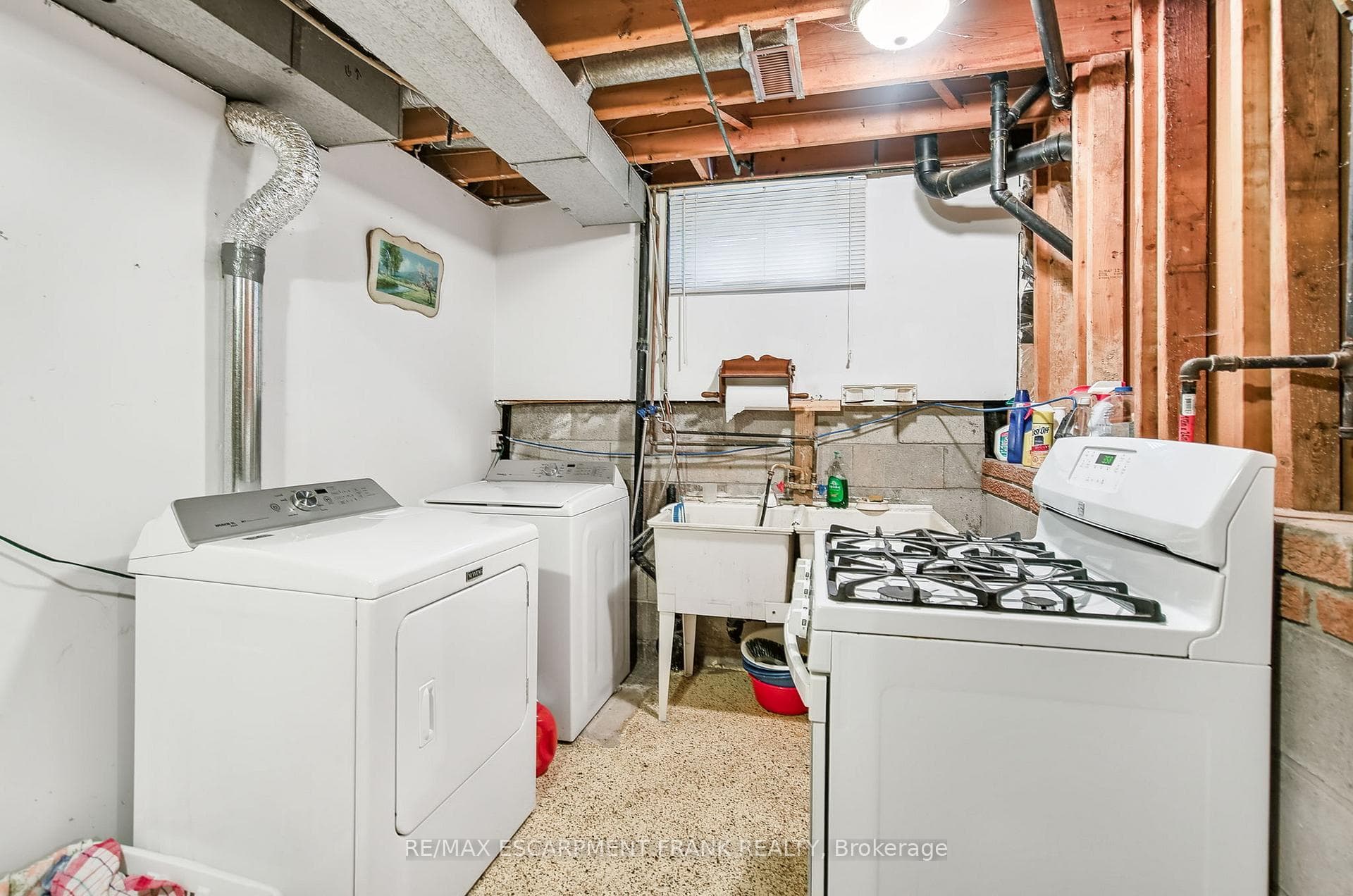 75 President Drive photo 41