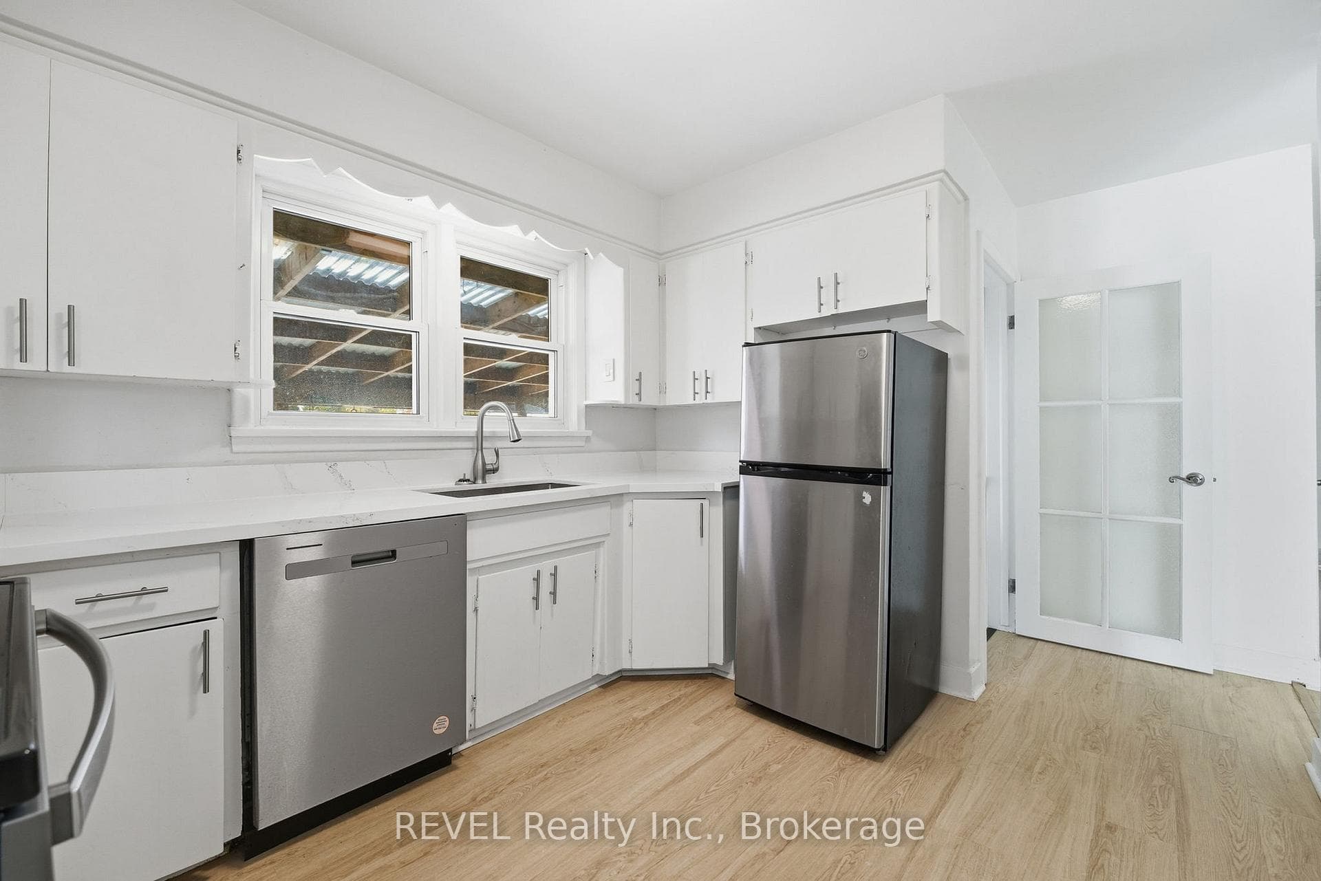 10 Redwood Avenue photo 10