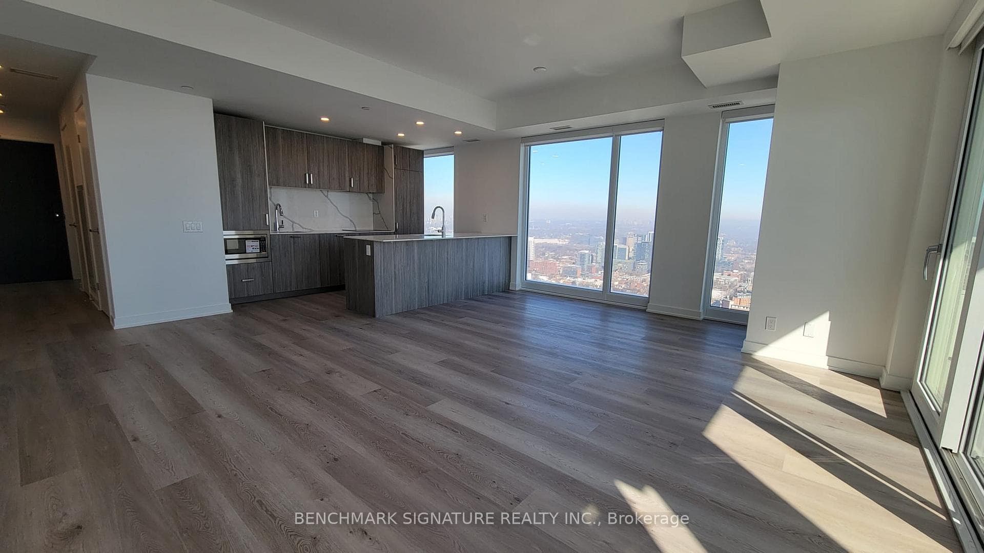 88 Queen Street Unit 5503 photo 2