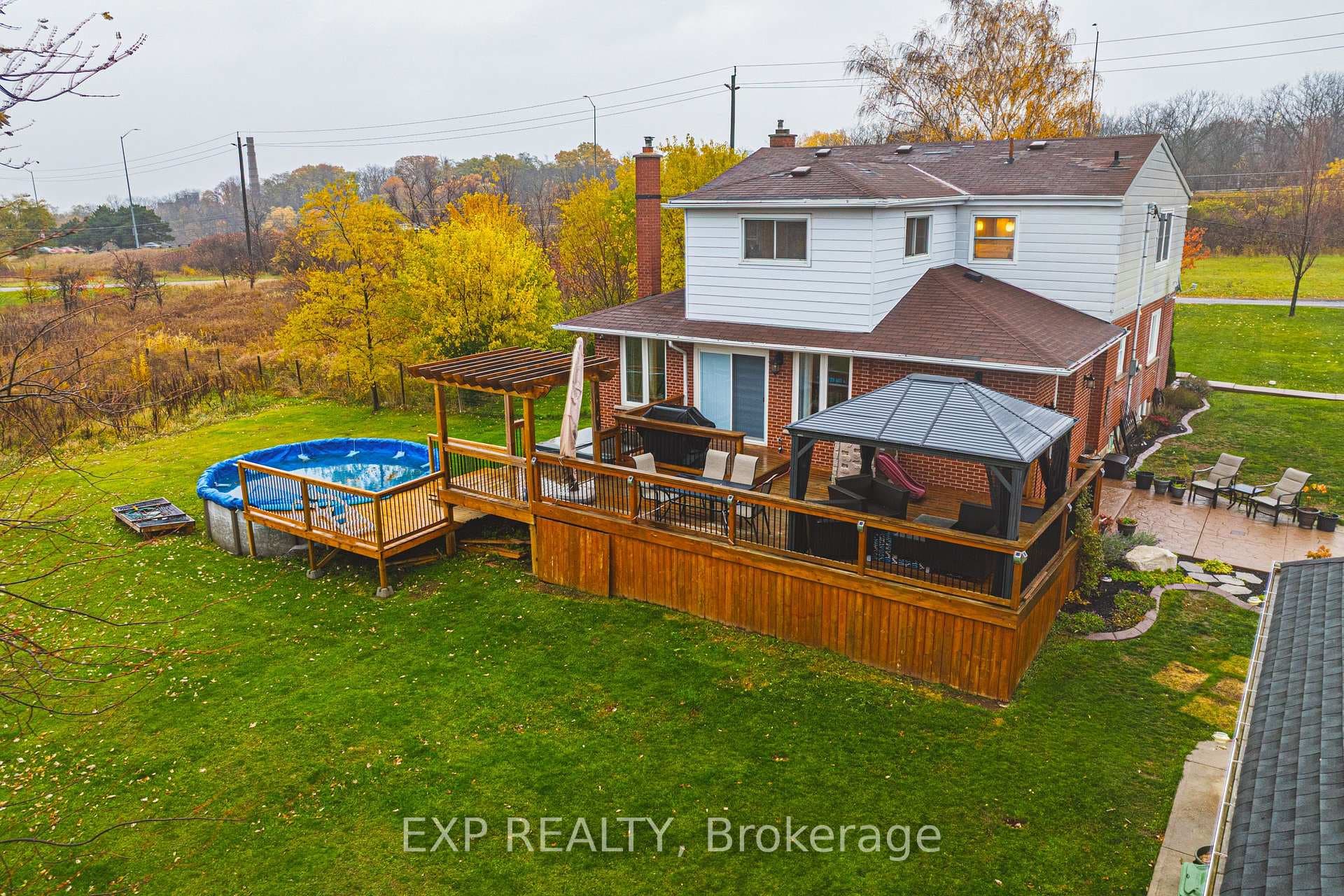 70 Webster Road photo 10