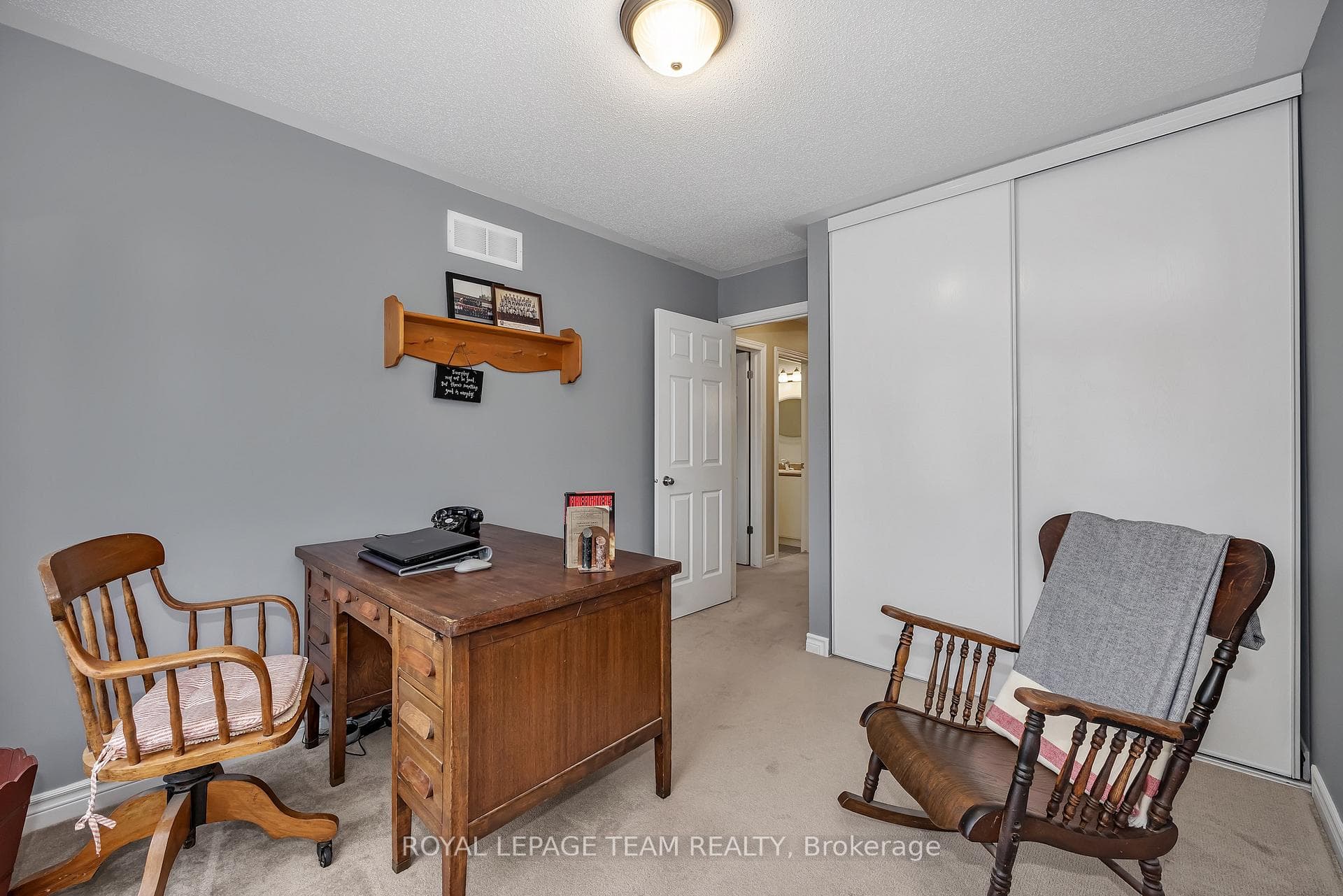 217 Hunterbrook Street photo 19