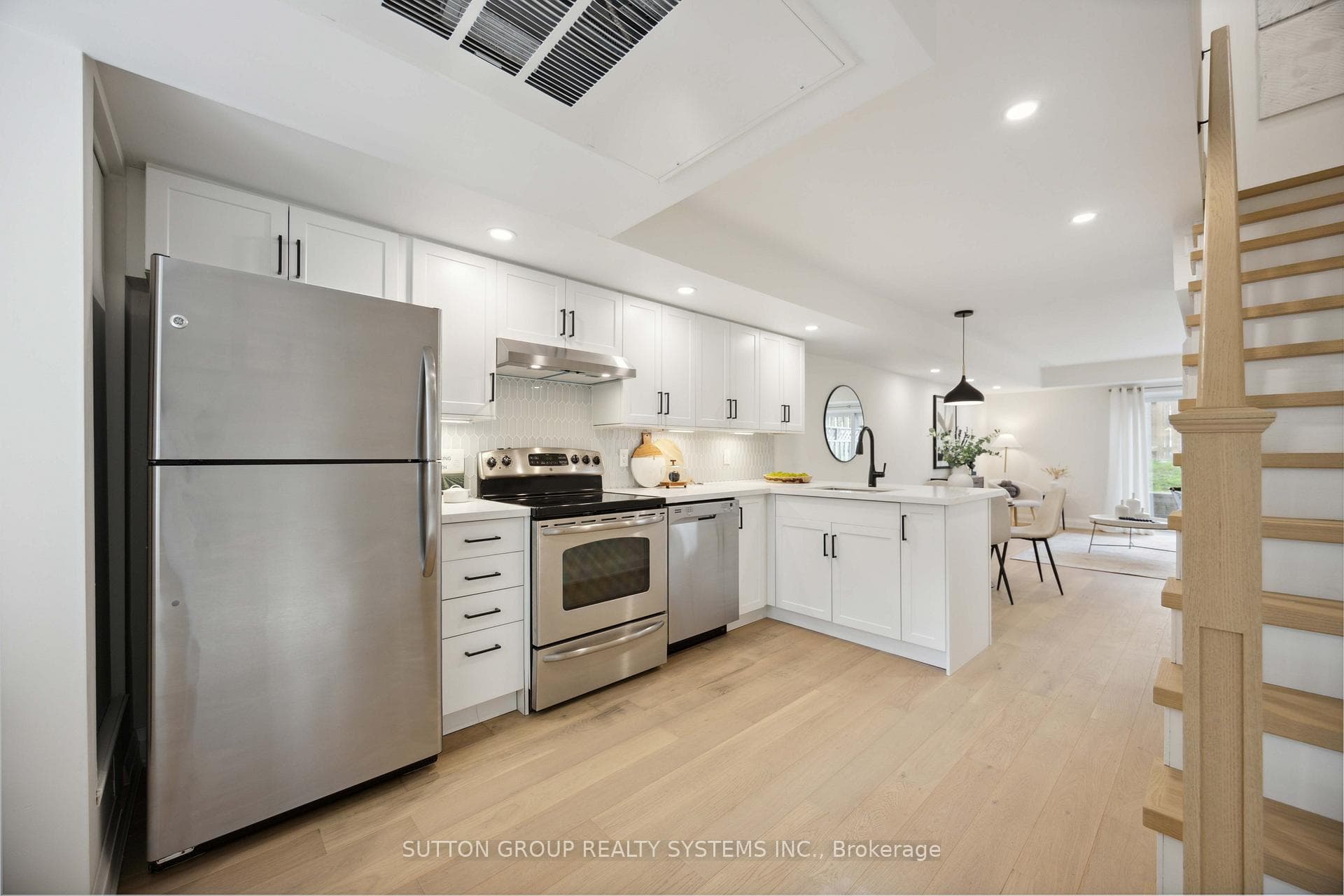 262 St Helens Avenue Unit 106 photo 6