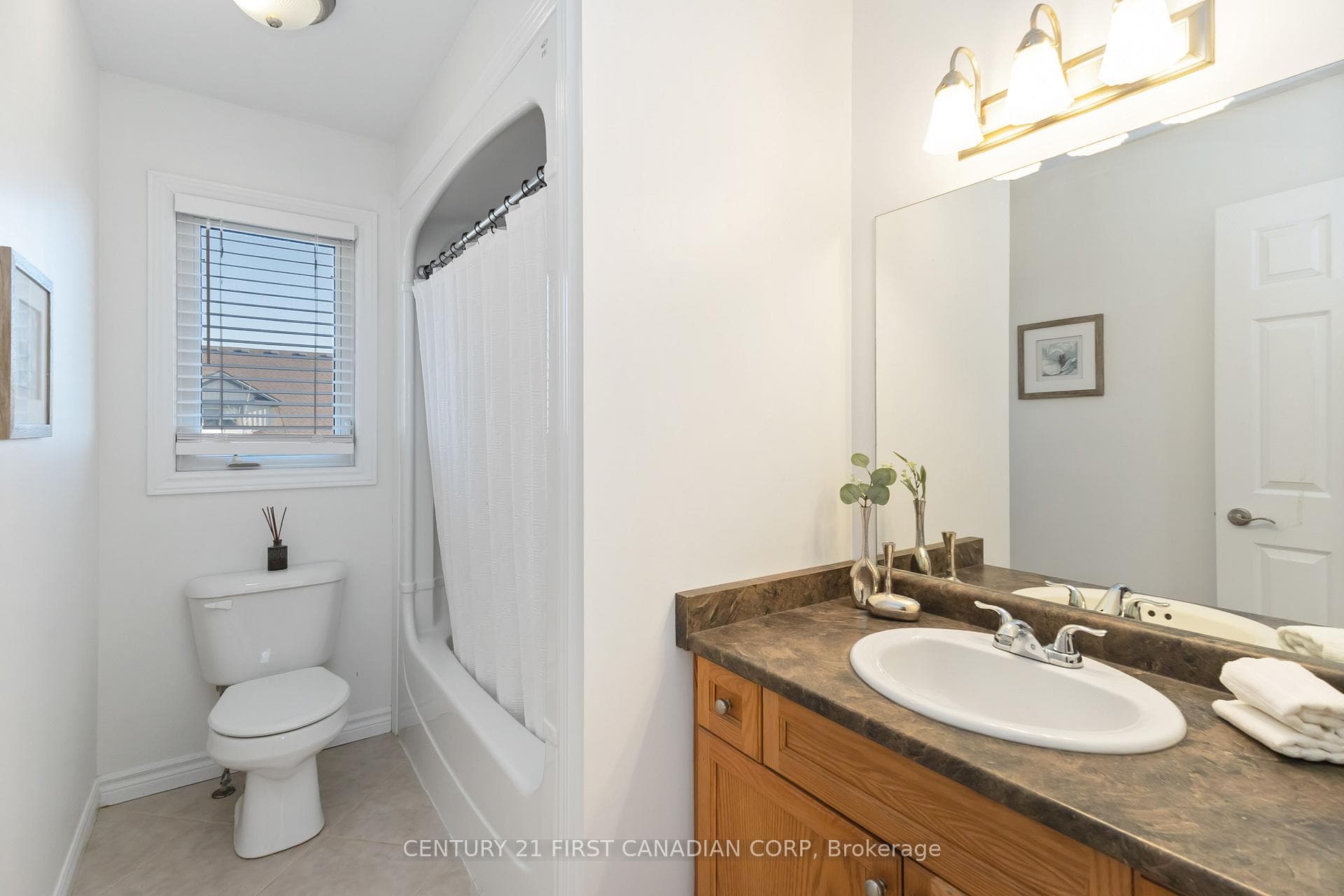 1 Watson Crescent photo 14