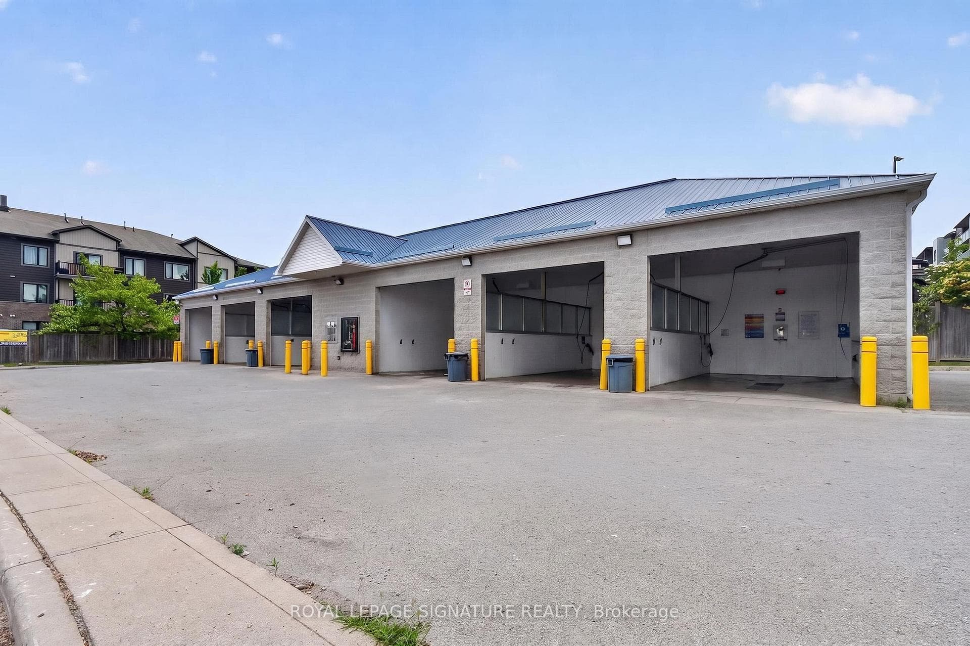 1829 Adelaide Street photo 12