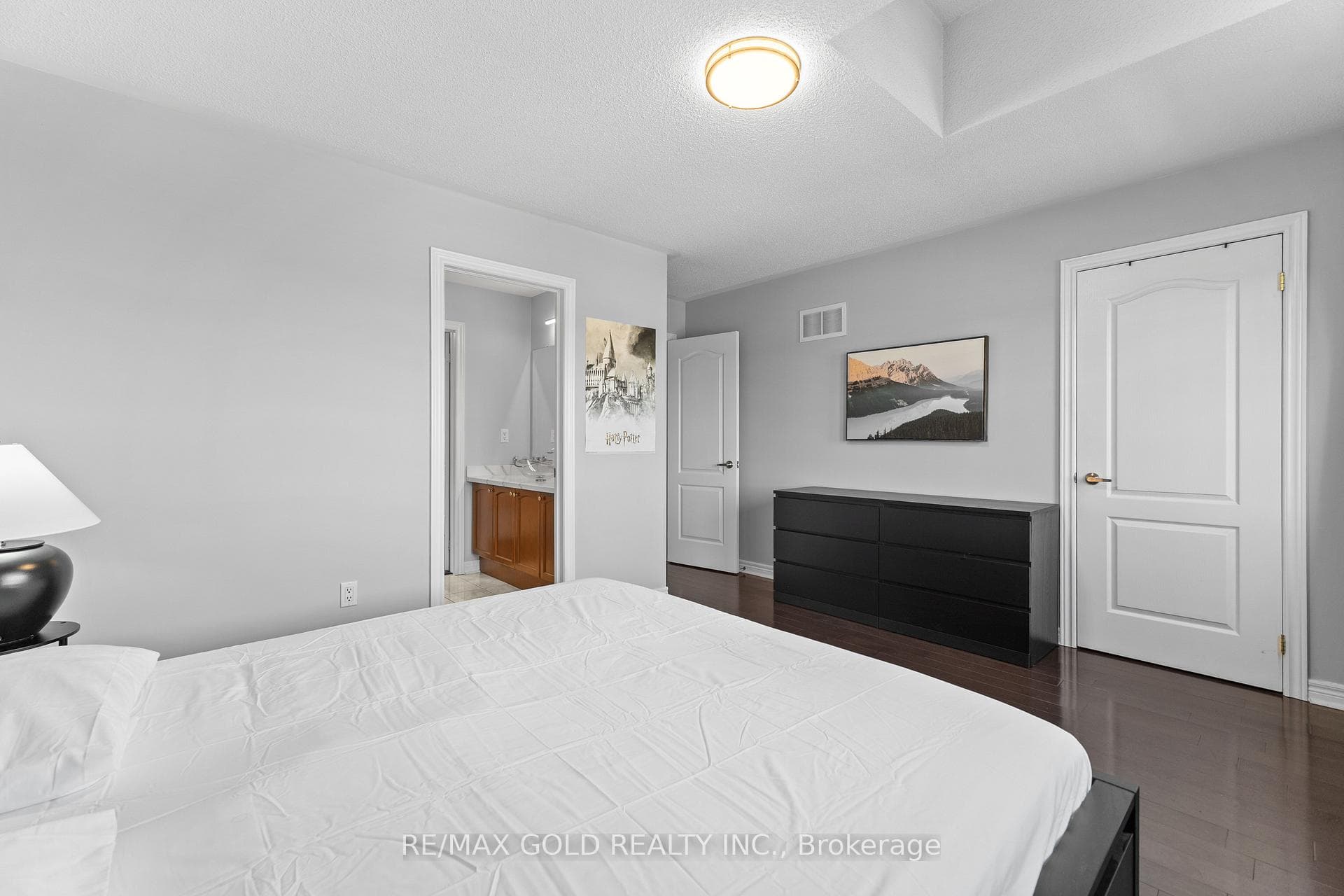 2 Helman Road photo 34