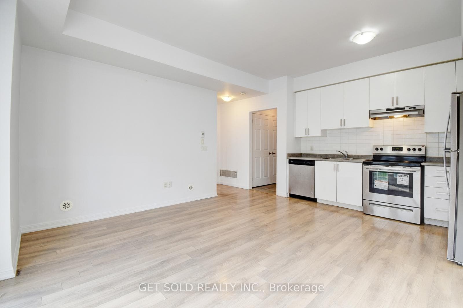 1 Beckenrose Court Unit 34 photo 10
