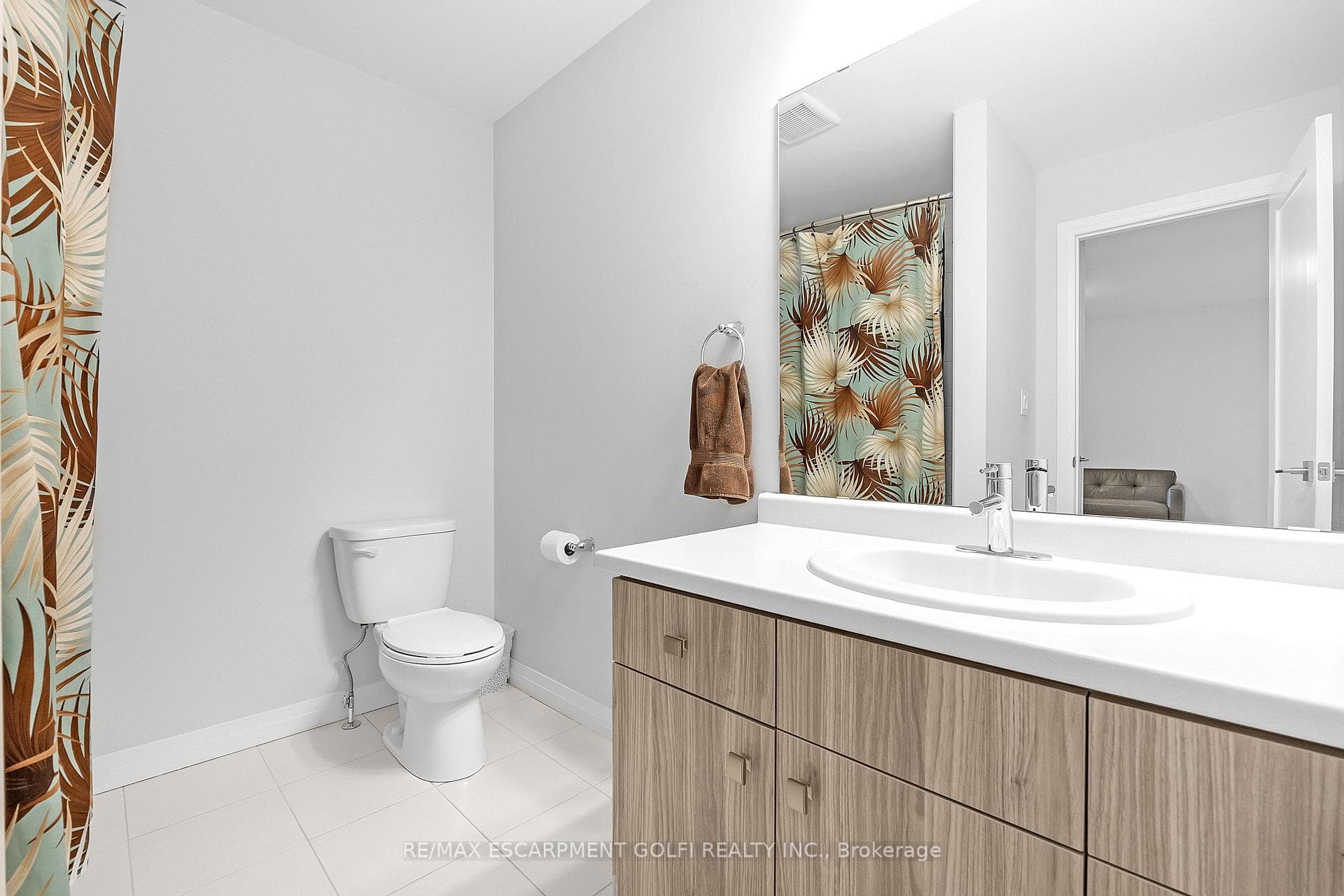 77 Columbus Gate photo 32