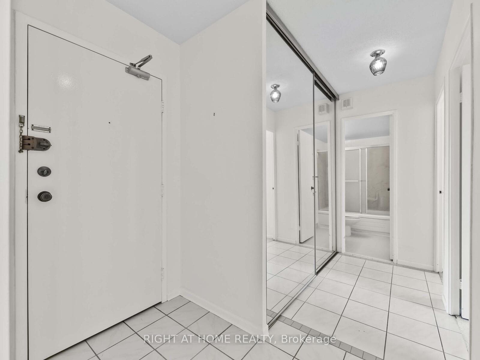 177 Linus Road Unit 612 photo 4