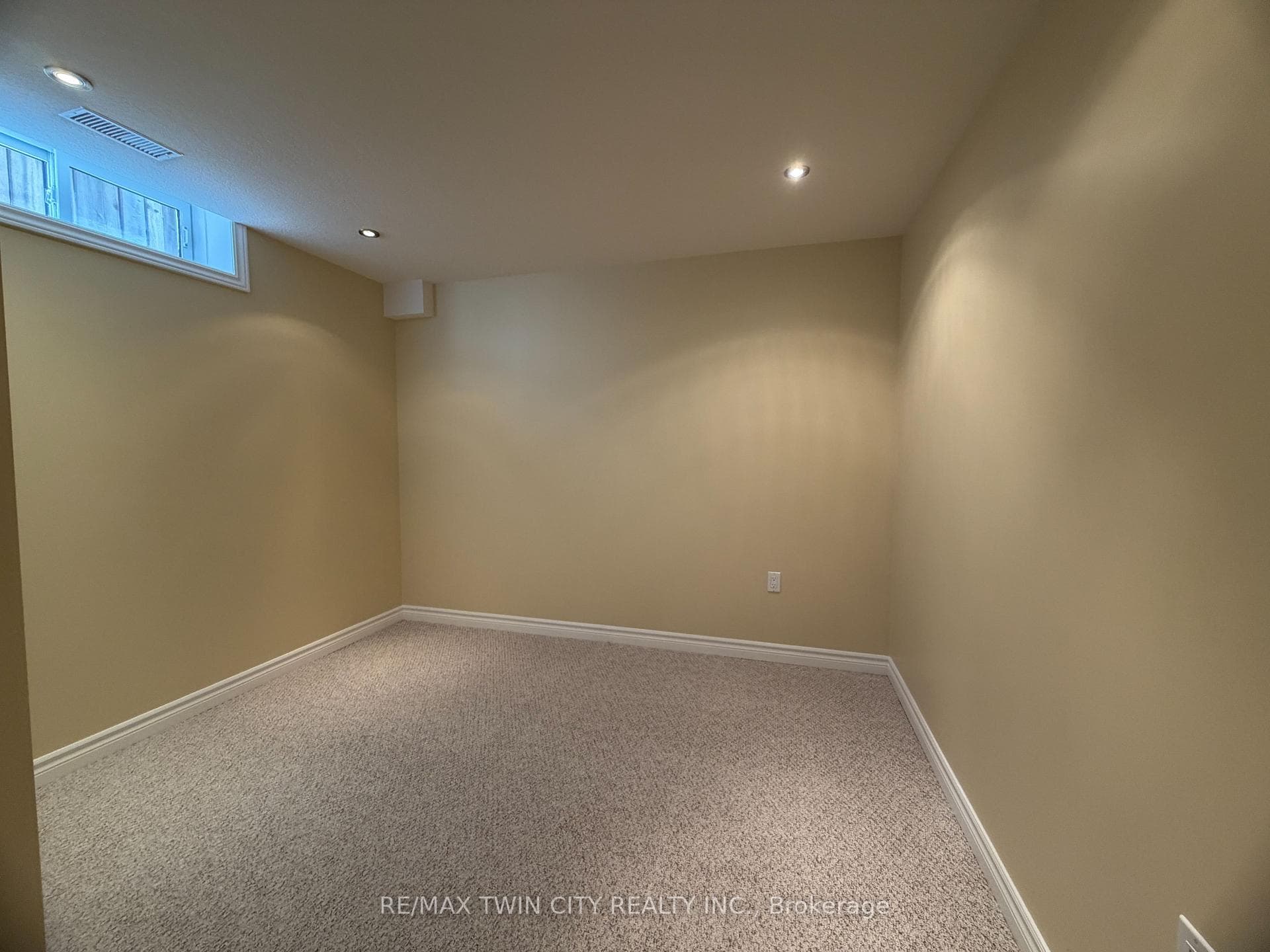 457 Dansbury Drive photo 17