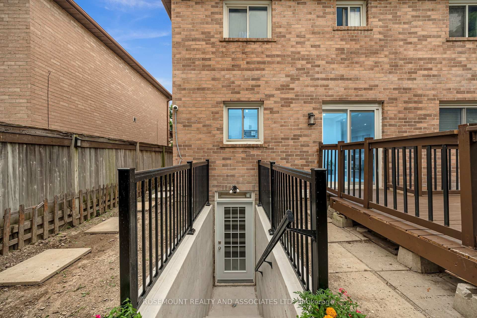 95 Rotherglen N Road photo 31